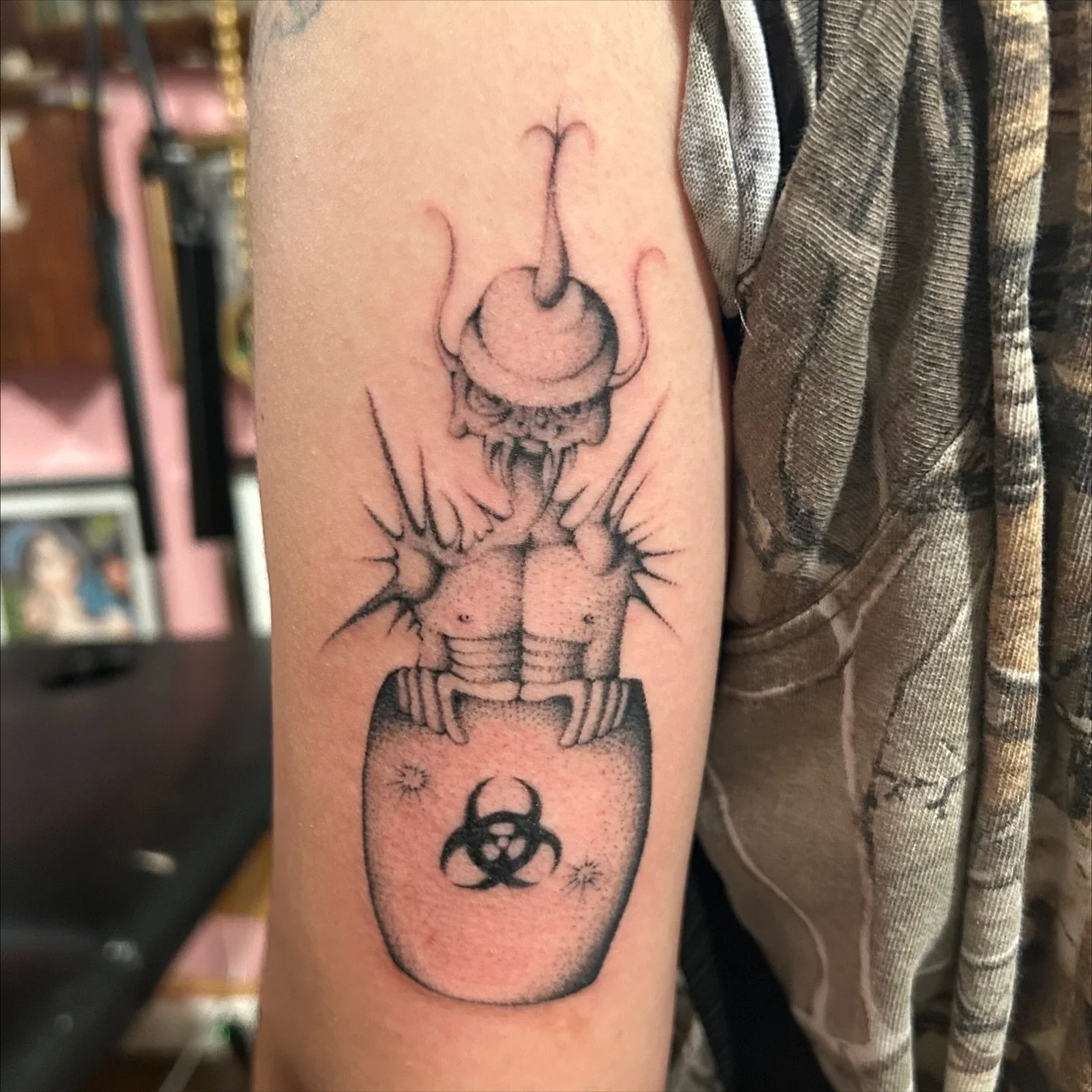 👀 checkout some recent tattoos from resident tattooer @funkyradio1 . Swipe for ender to see some available flash 💥👌🏽

#tattoo#tattooartist