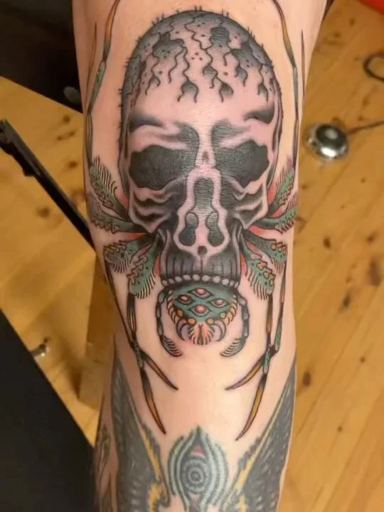 @jdevoretattoo is guesting with us and has availability. Contact him directly to book.