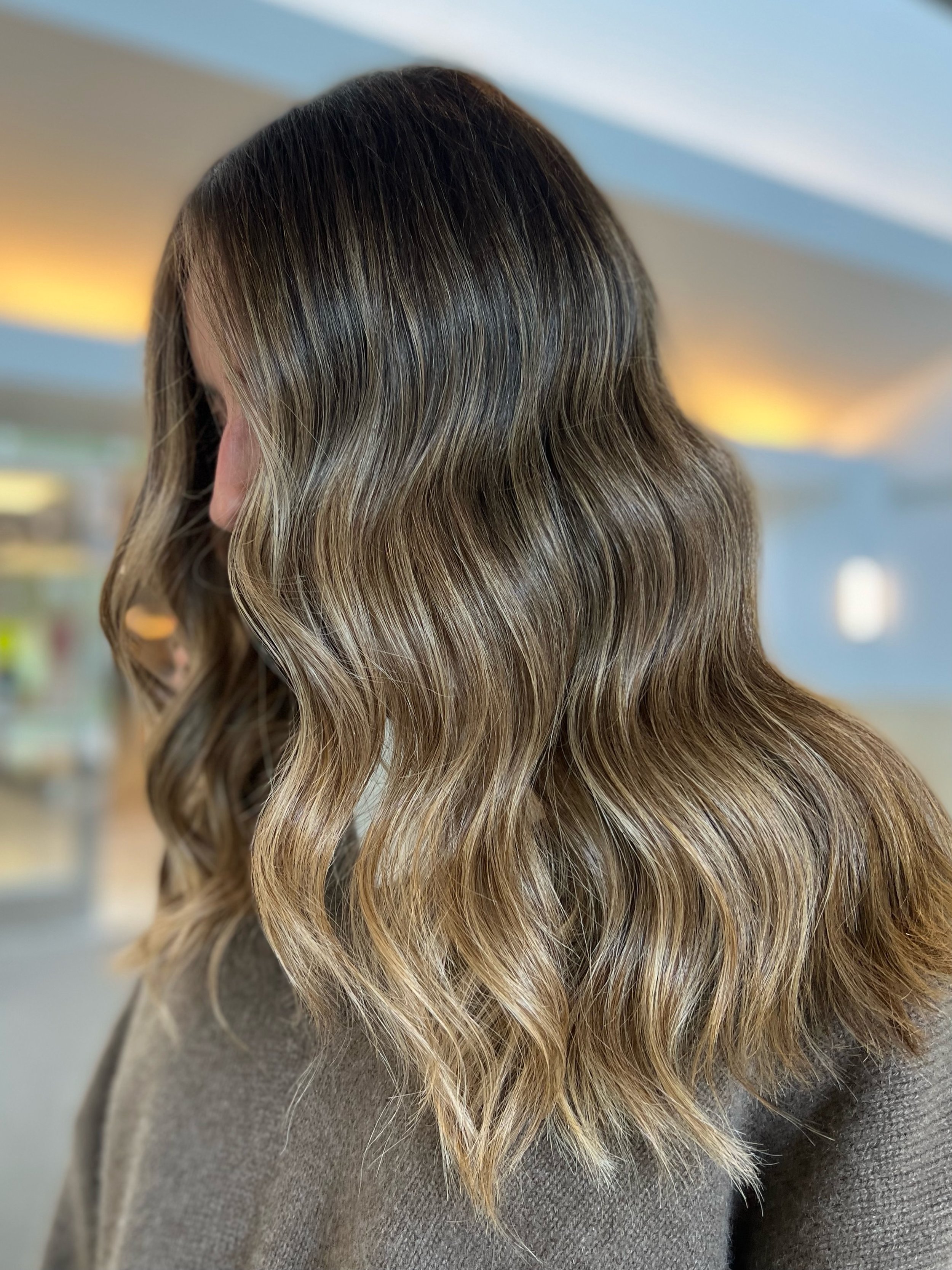 girl with balayage hair highlights
