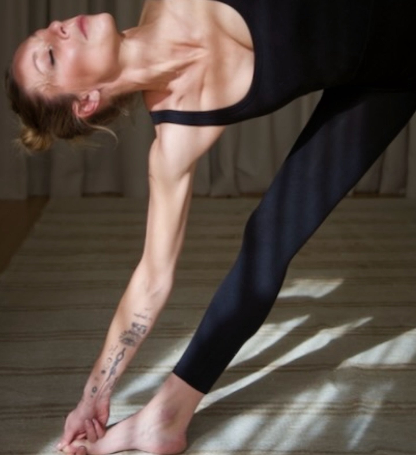 whatcha doin this week? meet me:

@yogaonestudio 
🔥Tuesday 9:30 am / 6 pm hot flow
✨Subbing Wed 6 pm level 1-2 
🔥Friday 12 pm hot flow 

@privatepalate + @ananda.healing.arts chakra culinary dinner, yoga + wellness retreat 
🌈Saturday 4:30 - 8:30 p