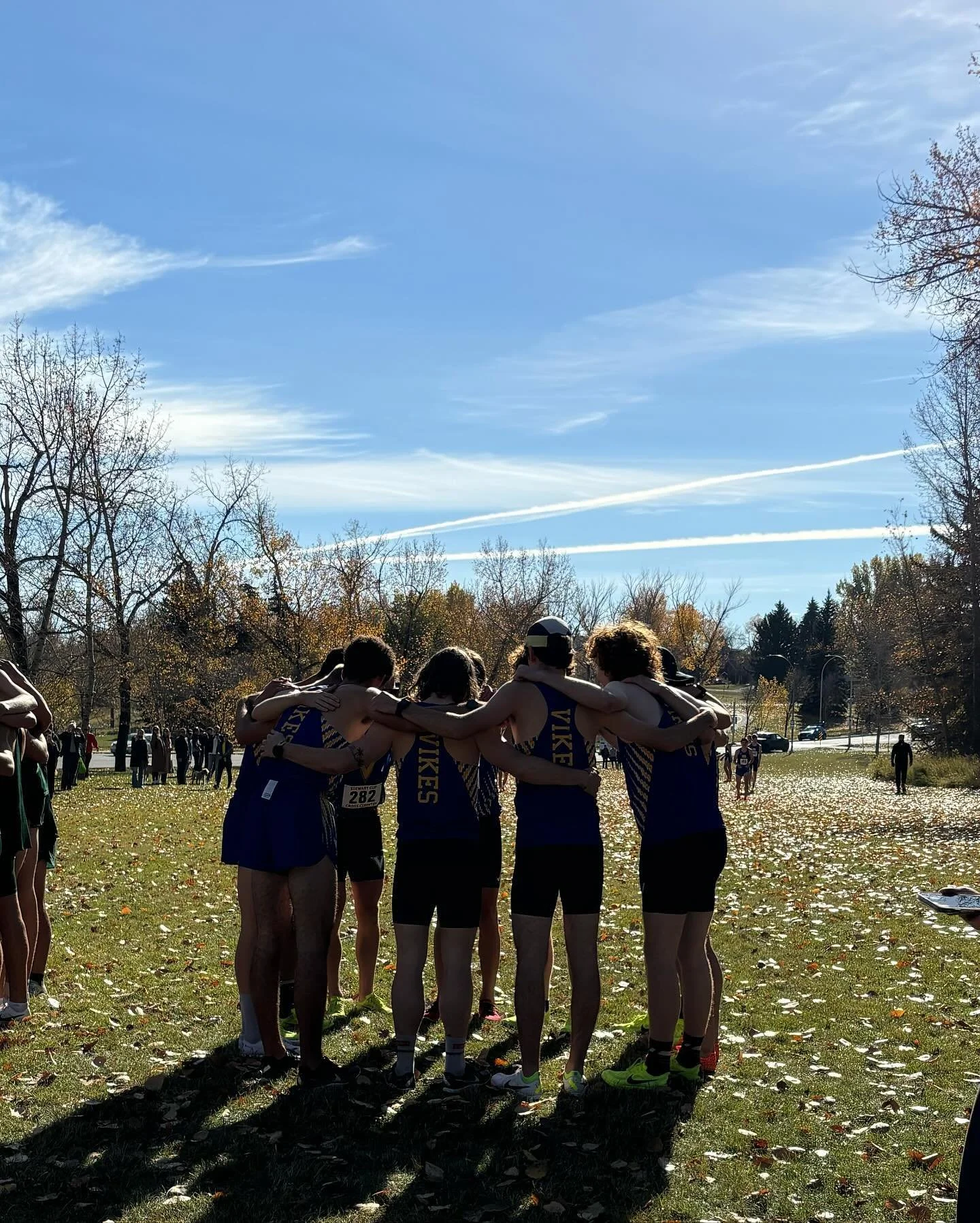 Stewart Cup 2024 🏃🍂 

What a fun team to work with on a gorgeous day! 
Always appreciate the opportunity to work different sports and to learn all about it! Very impressive and motivating race done by Uvic XC team!