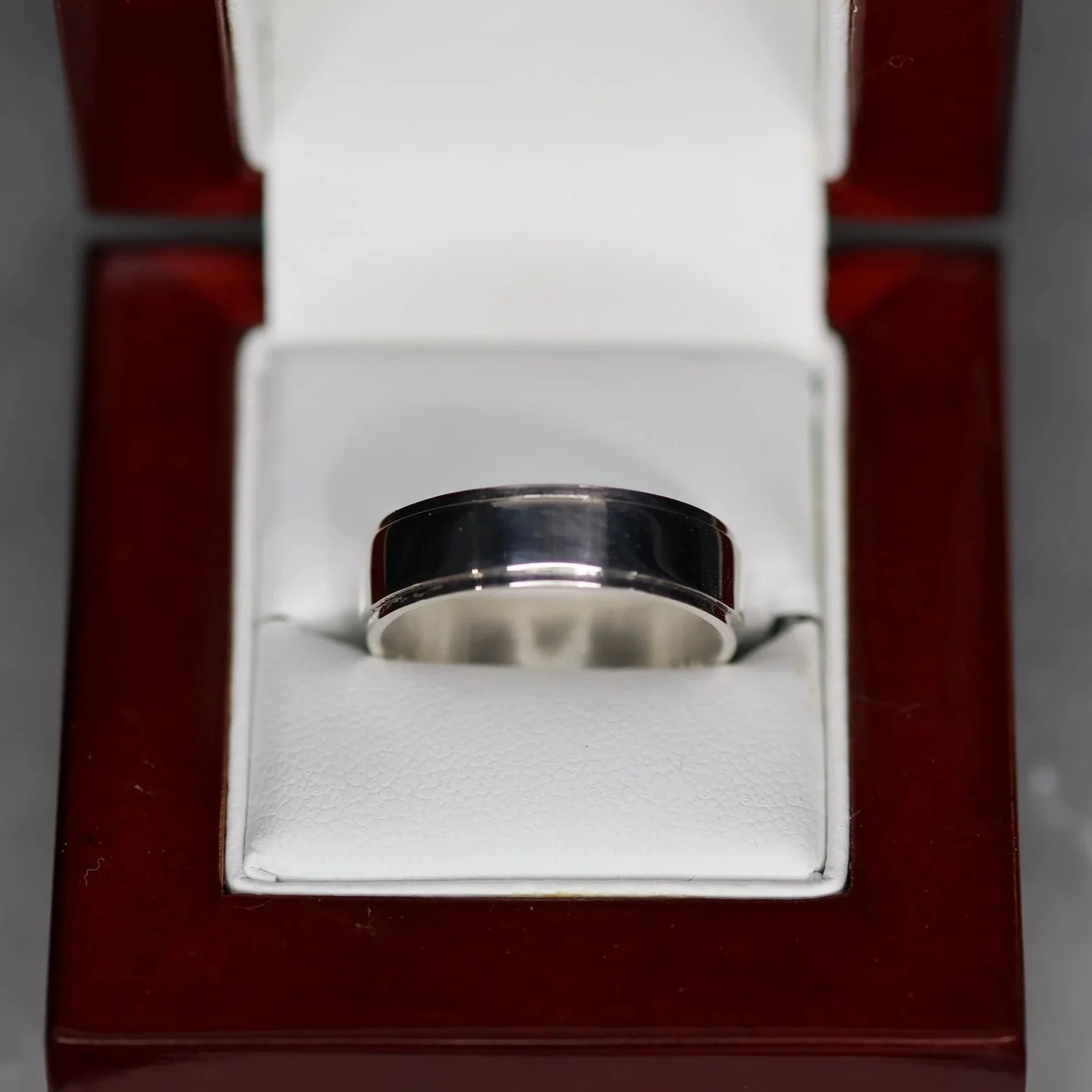 Stepped Edge Men's Wedding Band