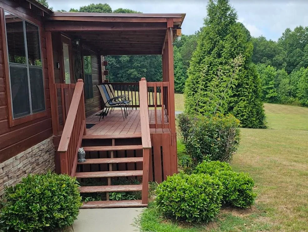 Cabin 16 exterior.JPG