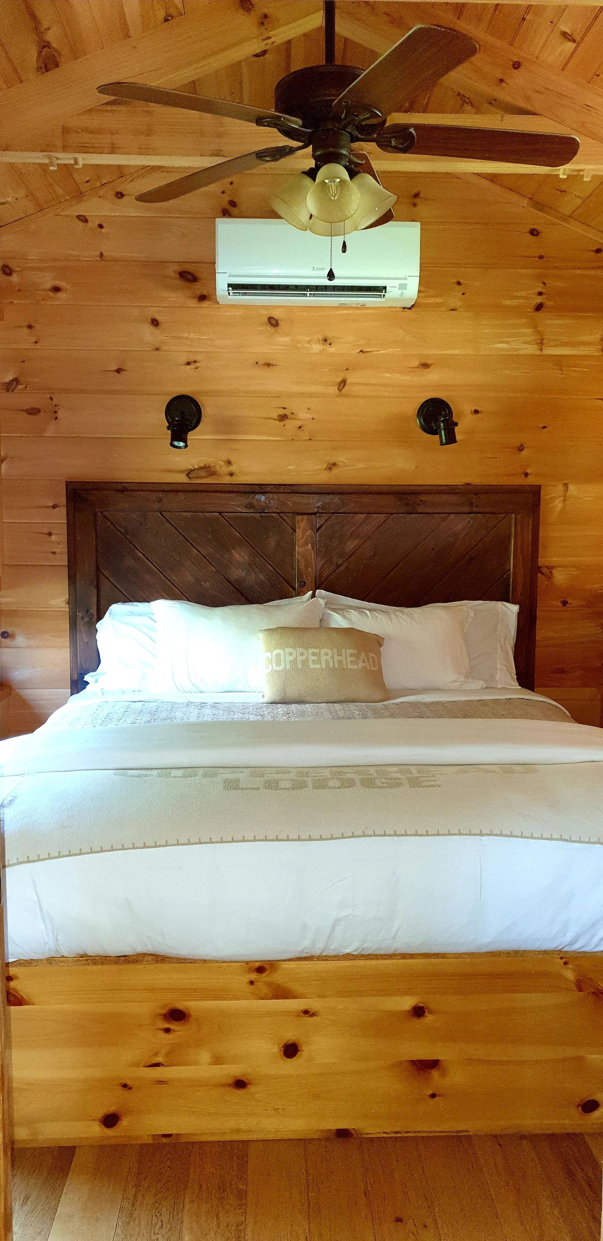 Blue Ridge, GA cabin rentals. The Copperhead Lodge & Resort Cabin Rentals, Blairsville, GA. Clean cabins for rent north georgia mountains. Motorcycle resort North Georgia