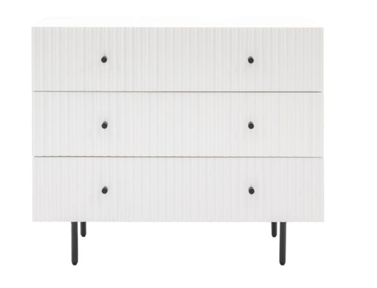 The drawer fronts of this lovely chest of drawers, in a white painted finish, feature a stylish vertical scalloped design, giving a unique upmarket look. Black metal legs and handles complete the look. Perfect for any contemporary apartment interior,