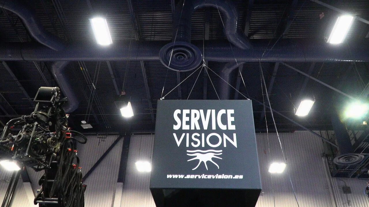 tracked-mobile-power-box-service-vision-innovation.jpg