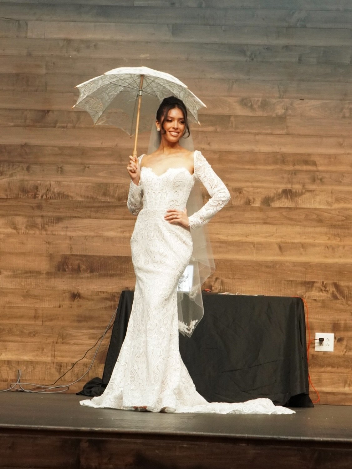 Lace lovers, this wedding dress is for you 🫶🏽✨ She&rsquo;s dreamy, detailed, and just waiting to be tried on 🤍
.
.
.
#nataliesbridalsbybb #weddingdressgoals #weddingseason #weddingdress #weddingday #weddings #bridal #bride #bridalstyle #bridalgown