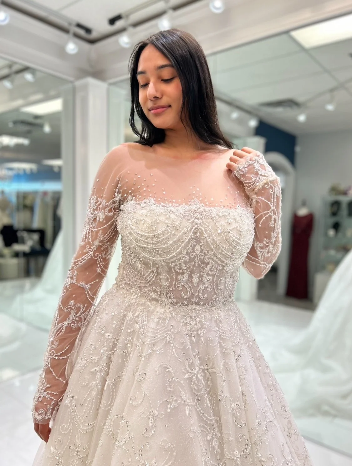 For the bride who loves a little (or a lot) of sparkle 😉✨ This stunning ball gown shimmers with metallic embroidery, pearls, crystals from every angle 😇
.
.
.
#nataliesbridalsbybb #weddingdress #weddingday #weddings #bridal #bride #bridalstyle #bri