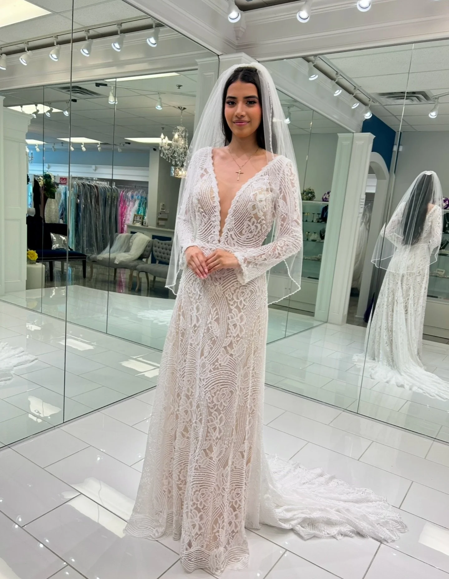 If boho is your vibe, this wedding dress was made for you 🌿✨ With beaded sketched lace, a plunging V neck, and dreamy long sleeves&hellip; this dress is giving effortless romance &amp; free spirited charm 😊💗
.
.
.
#nataliesbridalsbybb #weddingdres