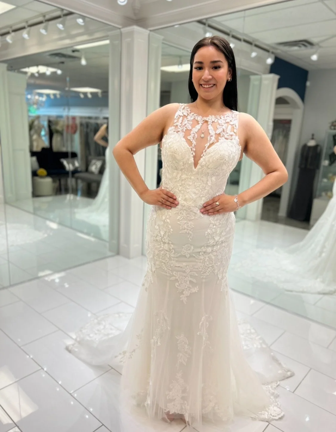 This wedding dress is flirty, glamorous, and totally unforgettable 💋💕 This fit &amp; flare beauty is all about sparkle, lace, and a little wink of drama 😉 Who says you can&rsquo;t sparkle your way to &ldquo;I do&rdquo;?
.
.
.
#nataliesbridalsbybb 