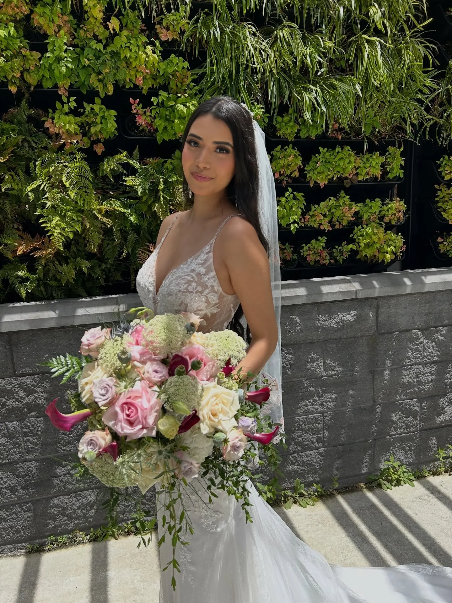 Sparkle, florals, and a fit &amp; flare that was made for golden hour ☀️✨ Beautiful from every angle 🥹💖
.
.
.
#nataliesbridalsbybb #weddingdress #bride #flowers #bridalboutique