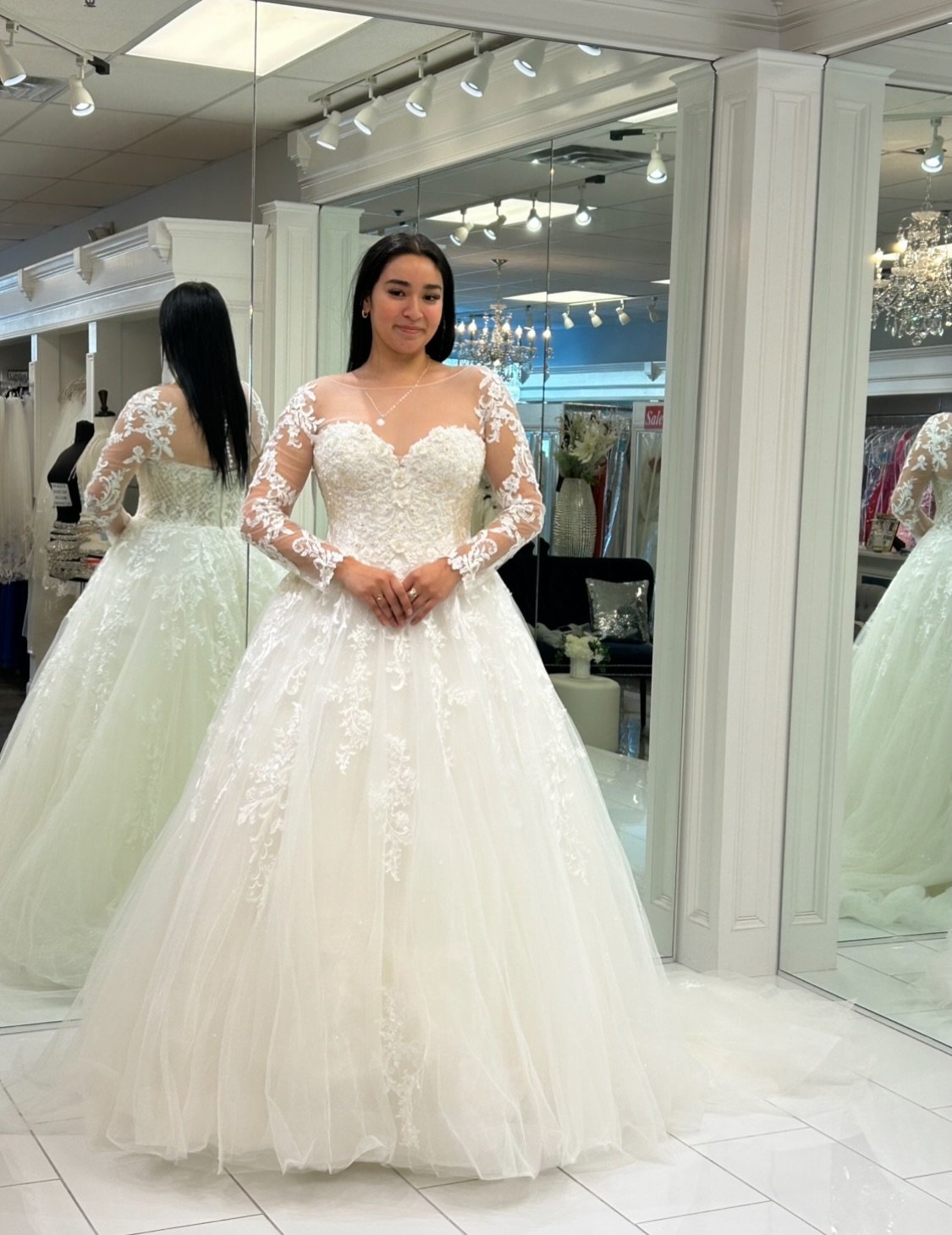 When your wedding dress looks like it came straight out of a romance novel ❤️ This lace embellished beauty is serving timeless drama with a sparkle of vintage romance ✨
.
.
.
#nataliesbridalsbybb #weddingdress #bride #bridal #bridalboutique