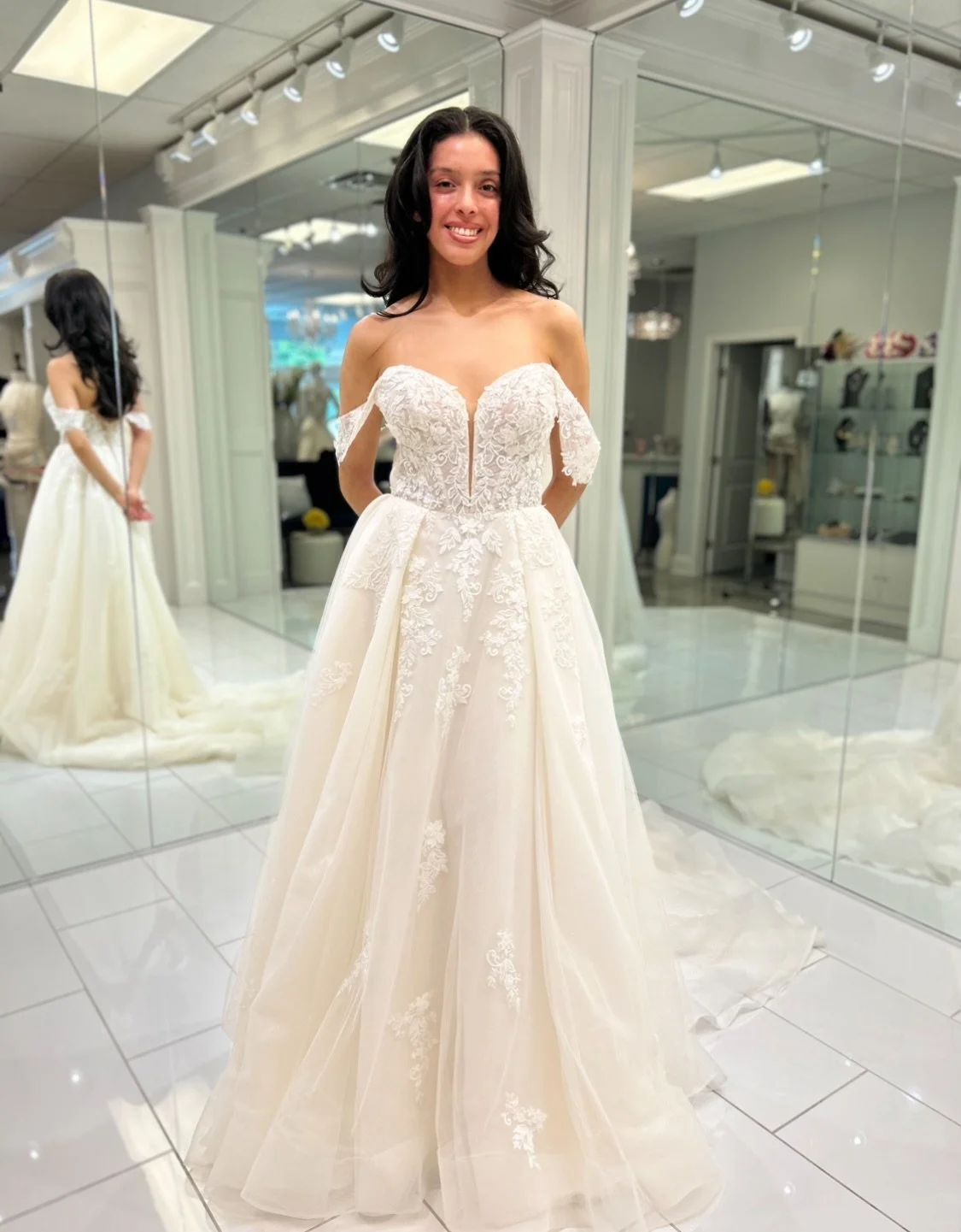 From corset bodice &amp; frosted lace to the dreamy sparkle tulle skirt.. this ball gown was made for grand entrance 🥹💖
.
.
.
#nataliesbridalsbybb #wedding #bride #weddings #ballgown