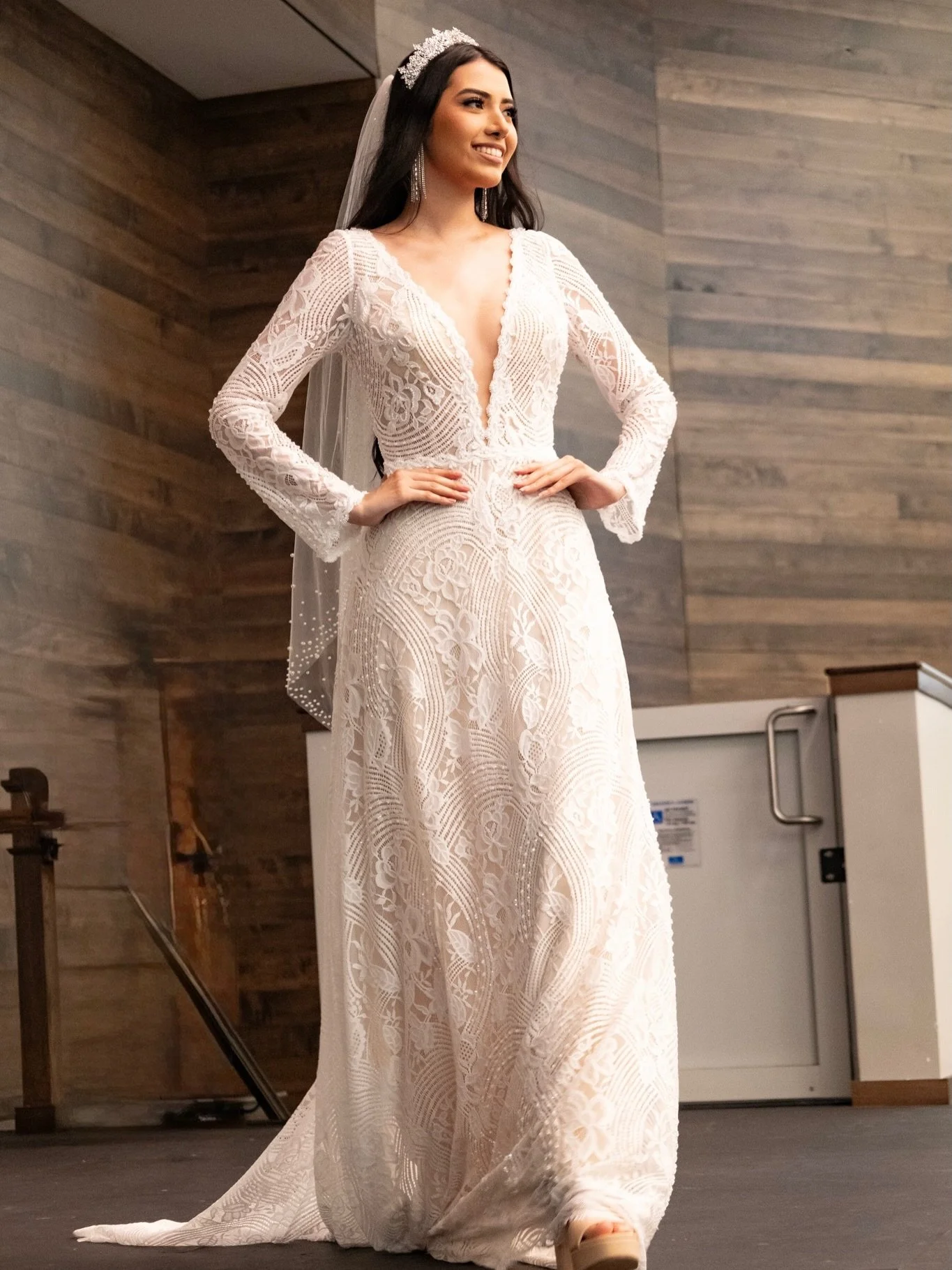 Gorgeous close up shots of the lace details of this beautiful boho wedding dress 💖 Perfect for the bride who wants boho with detailed lace and a little shimmer ✨
.
.
.
#nataliesbridalsbybb #weddingdress #bride #boho #bridalboutique