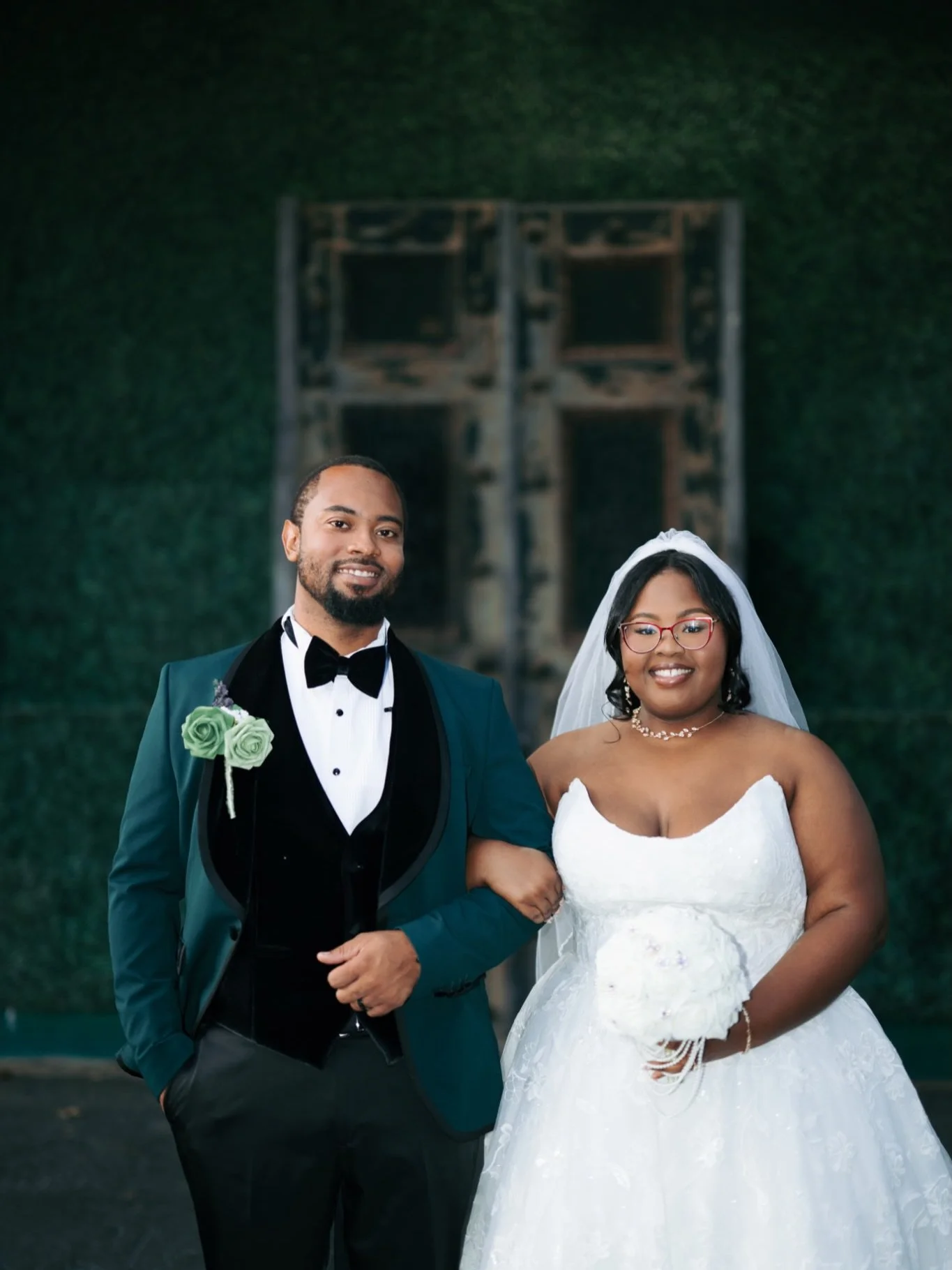 Congratulations to our stunning bride Siani and her newly wedded husband 🥰💍 Seeing these gorgeous photos absolutely makes our day! We&rsquo;re so honored to have been a small part of your love story and to help you find your dream dress ✨ Wishing y