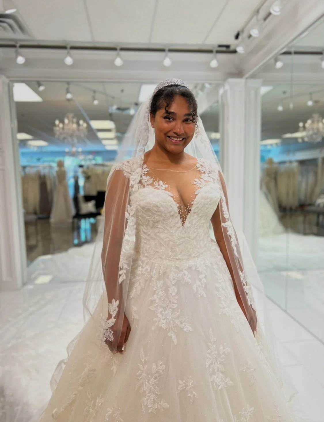 This glistening ball gown is made for the bride who wants to feel like royalty on her wedding day 👑✨ Every detail shines even brighter when paired with its matching royal veil 😍 Can you picture yourself walking down the aisle in this beauty? 
.
.
.