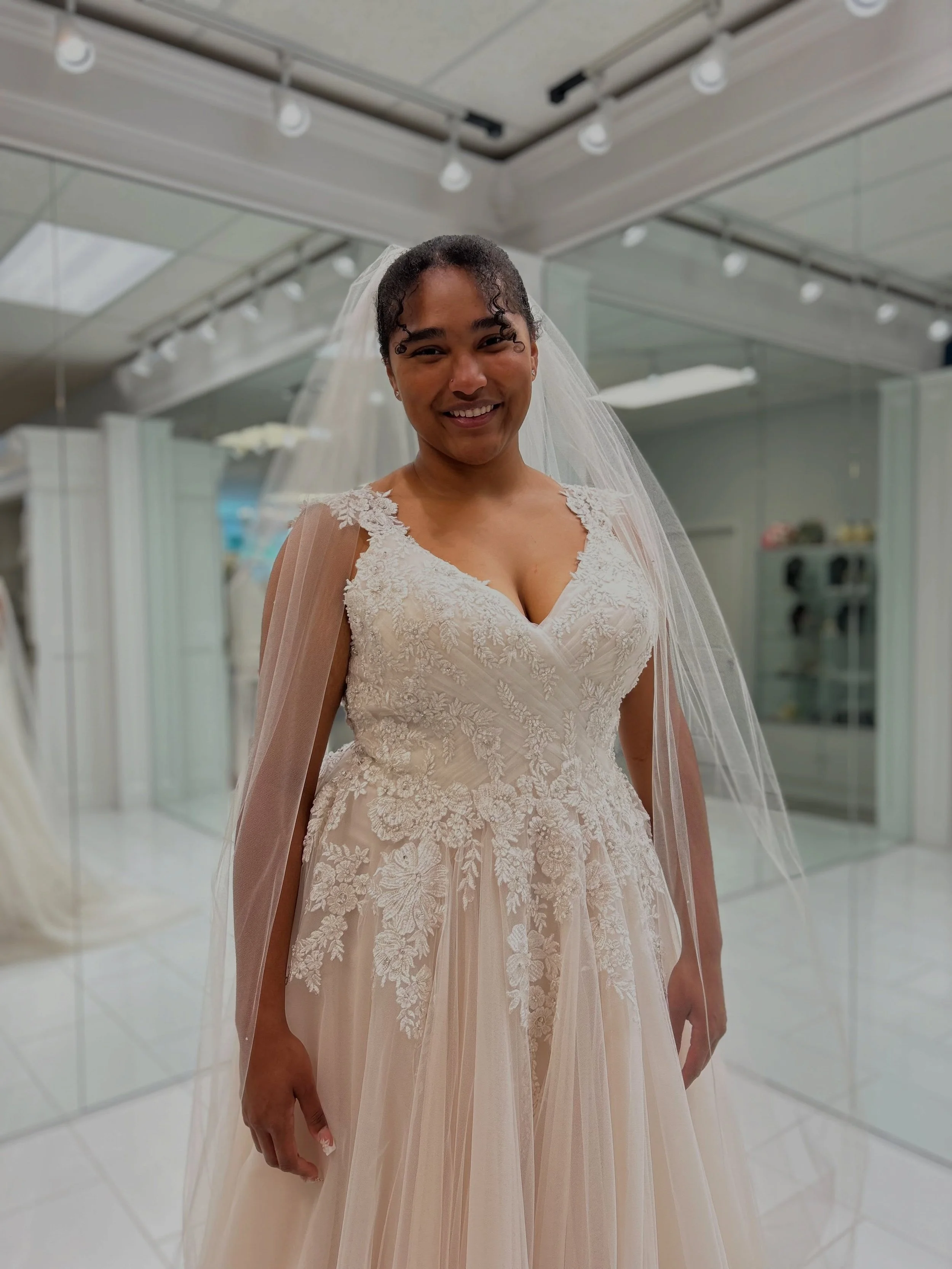 The dress catches your eye.. but the veil steals your heart 🥹💖 That final touch has a way of making everything feel real 🤍 Come find the look you&rsquo;ve been dreaming about and book your bridal appointment today! 
.
.
.
#nataliesbridalsbybb #wed
