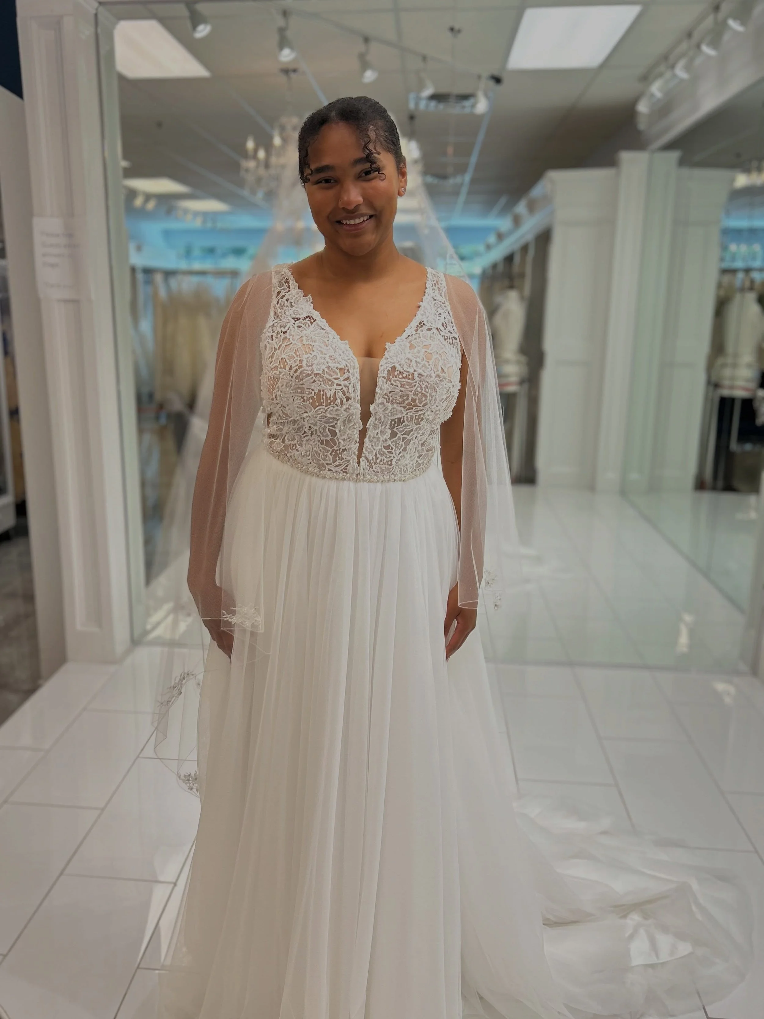 For the bride who wants to feel effortlessly romantic 🌹✨ This gown has that soft tulle, beautiful lace details, and a veil that perfectly completes the look 💕 Ready to start your dress journey? Book your bridal appointment today! 
.
.
.
#nataliesbr