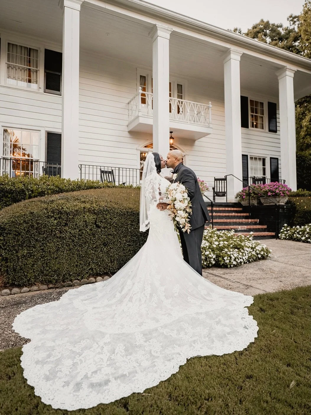 We are absolutely swooning over these beautiful wedding photos from our bride Demi! 😍 From her ceremony look to her reception dress, so stunning 🤩 Thank you for trusting us with not one, but TWO of your bridal looks ☺️ Wishing you and your husband 