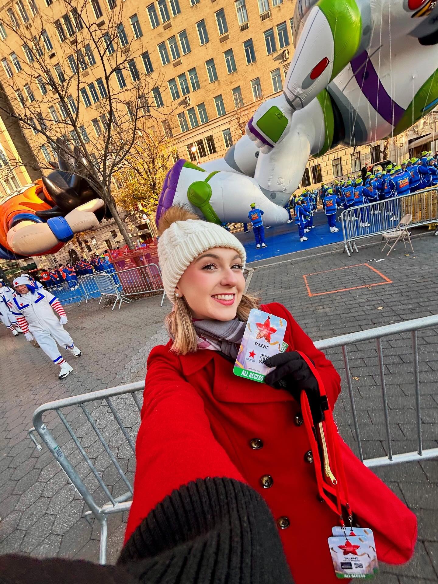 I worked on (and walked in) the Macy&rsquo;s Thanksgiving Day Parade!!!🥹 So honored to have been invited to help make such a magical day happen. Thank you @ericgelb for bringing me on board!⭐️❤️🎁 @macys @nbc
