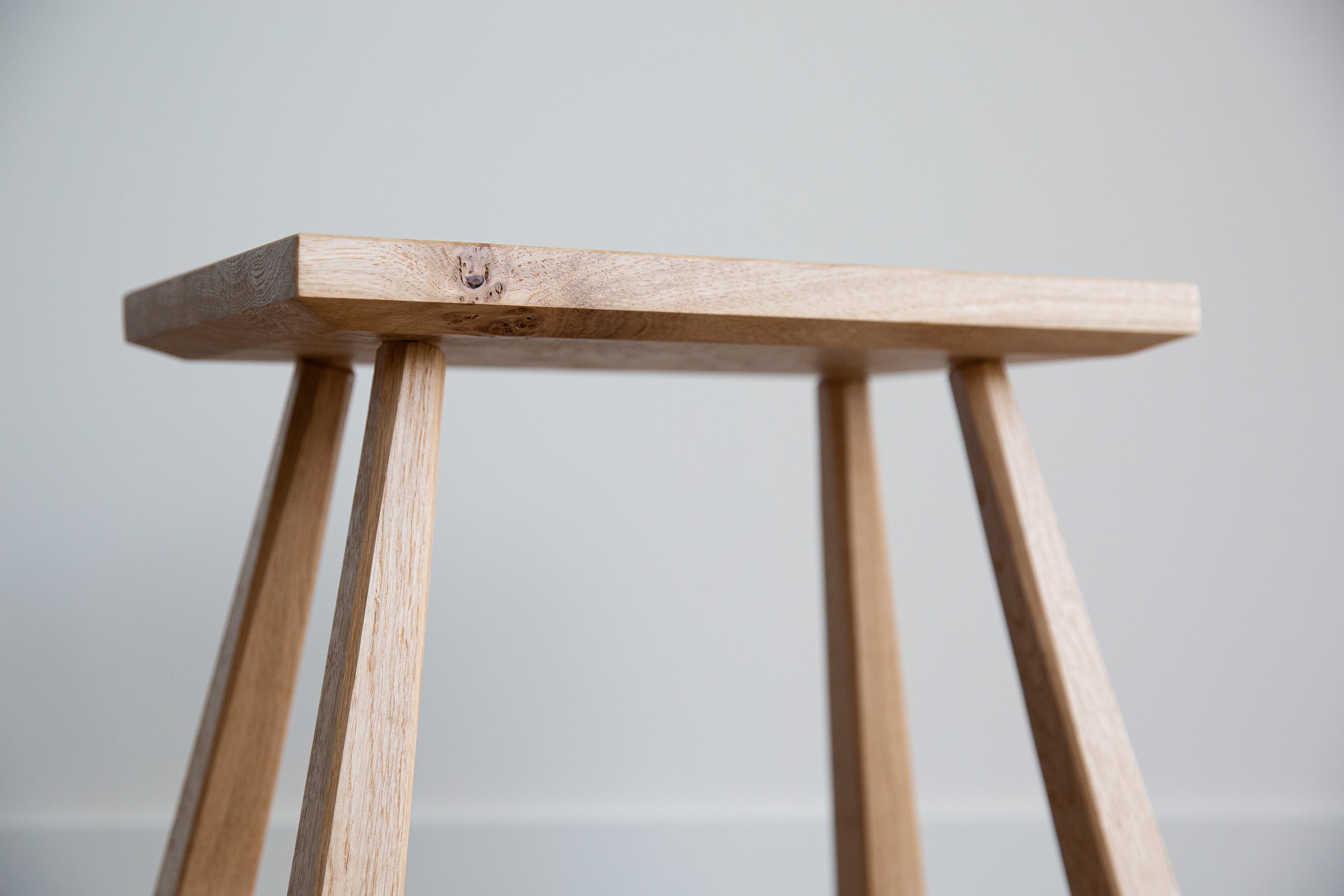oakstool1.jpg