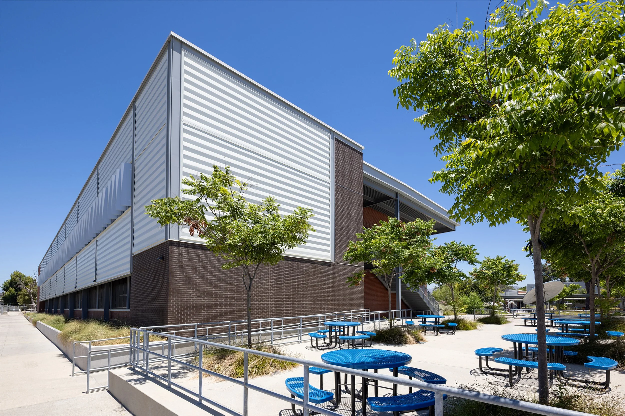 LAUSD Grant HS Day 2-6263-300dpi_small.jpg