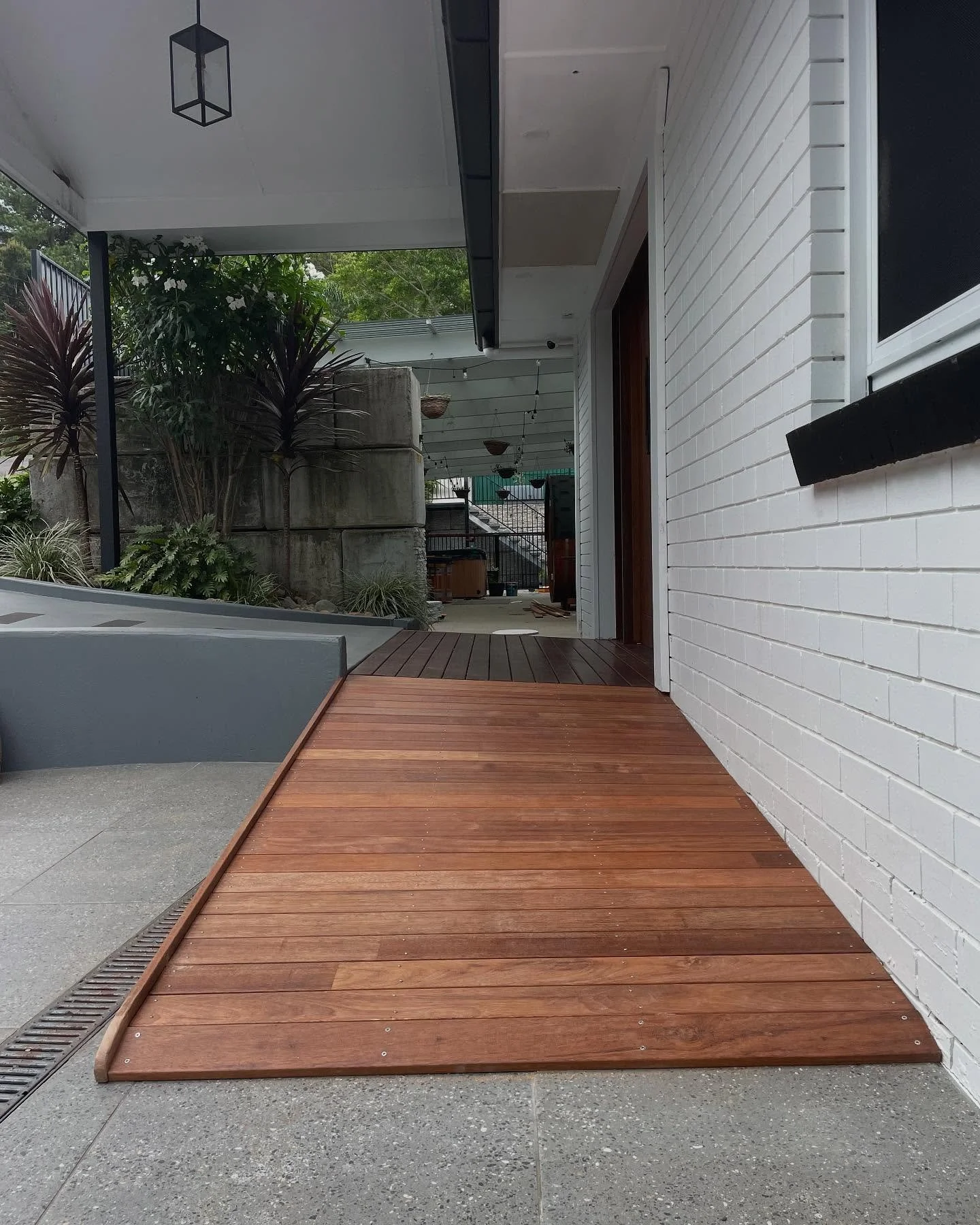 Merbau ramp with a double pitch

#milwaukeetools #carpenter #carpentry #woodworking #construction #woodwork  #wood #builder #tools #design  #interiordesign #carpenterlife  #contractor #renovation #wooddesign #joinery #building #woodshop #woodcraft #h