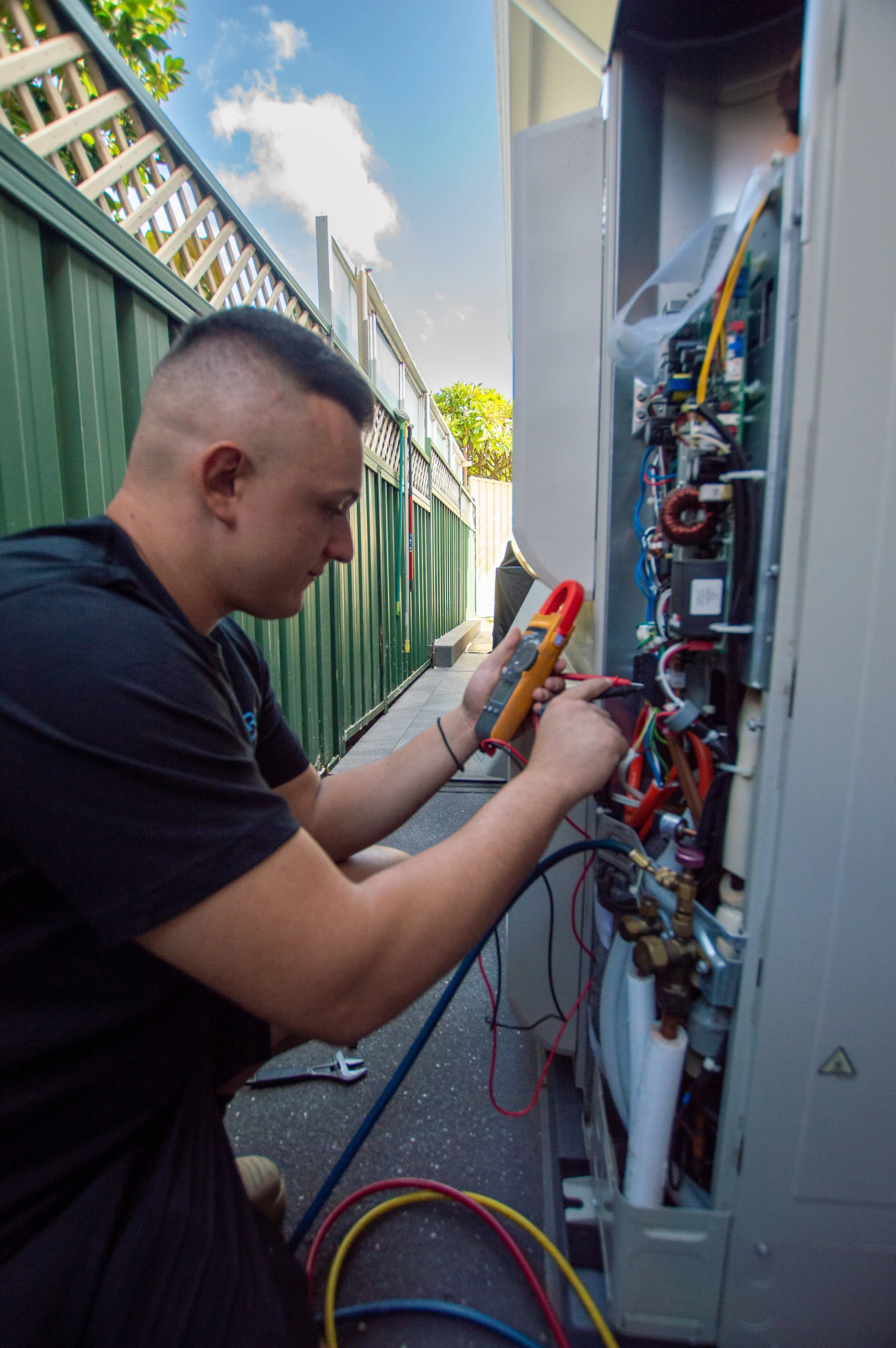 Licensed air conditioning technician electrical inspection Kingsgrove Sydney