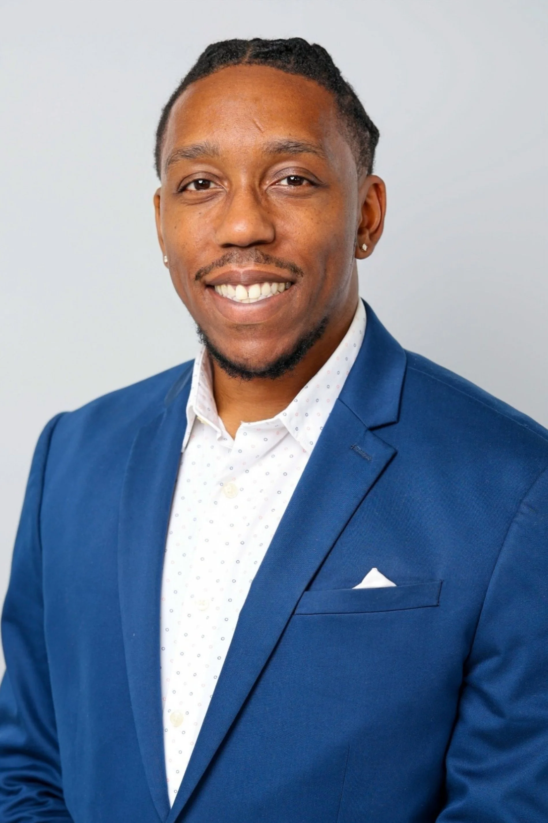 Drew Business Headshot 1.jpg