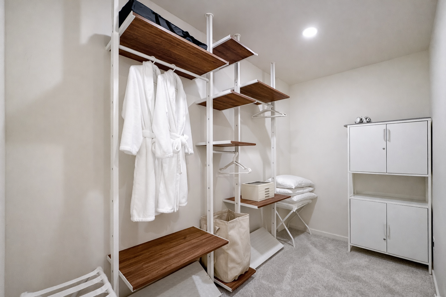 405 Penhouse_Master Closet 1_Edited.png