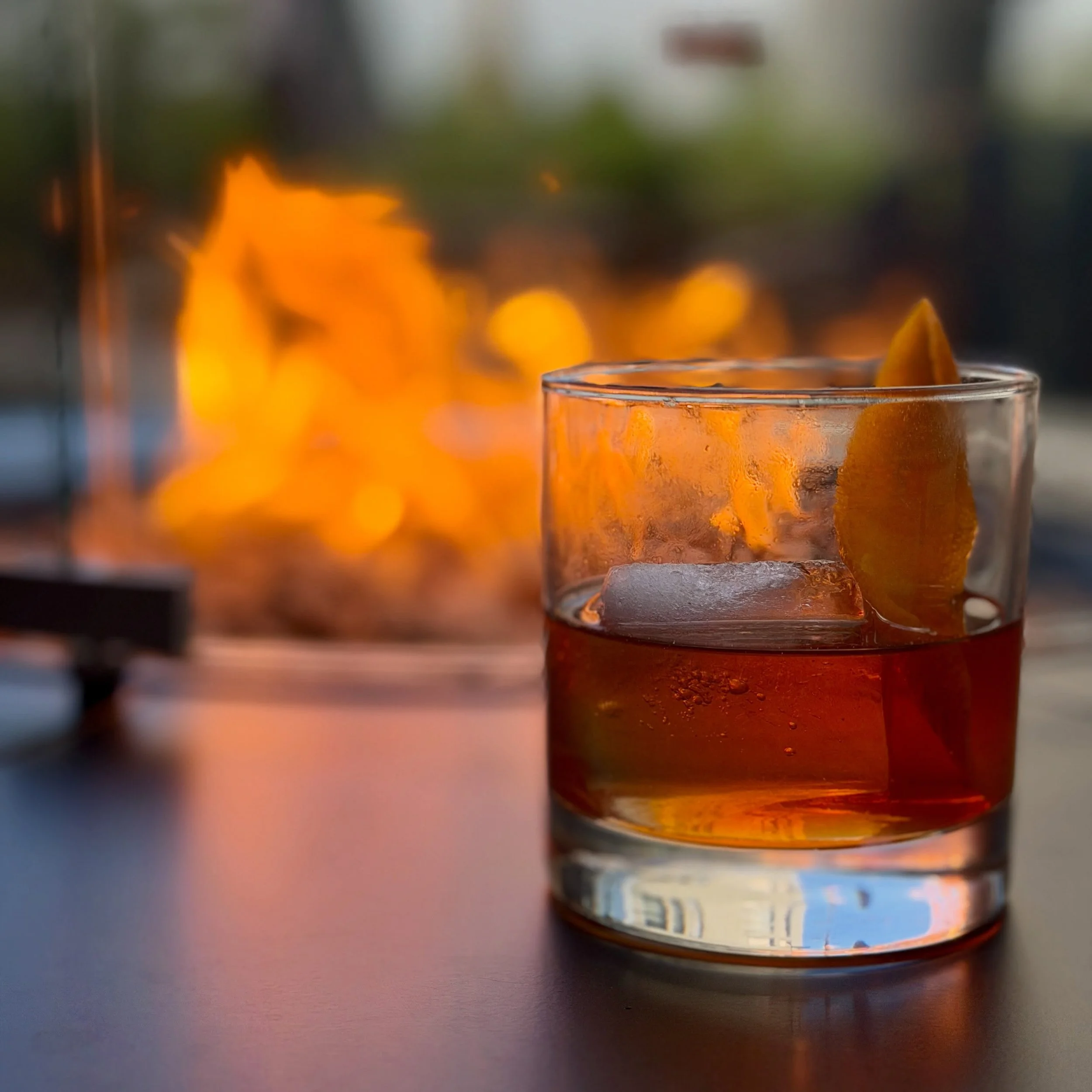 Oh hello fall 🥃 🍁 
#oldfashion #firepit #fallbeverages