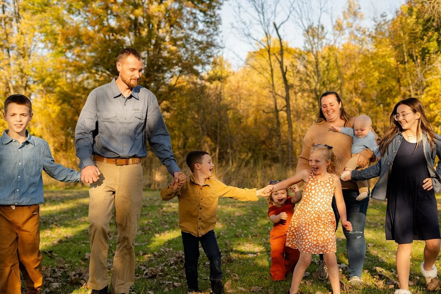 Did some local fall minis this year - met so many new families and had sooo much fun 🥹huge thank you to everyone who reached out to book with me!!