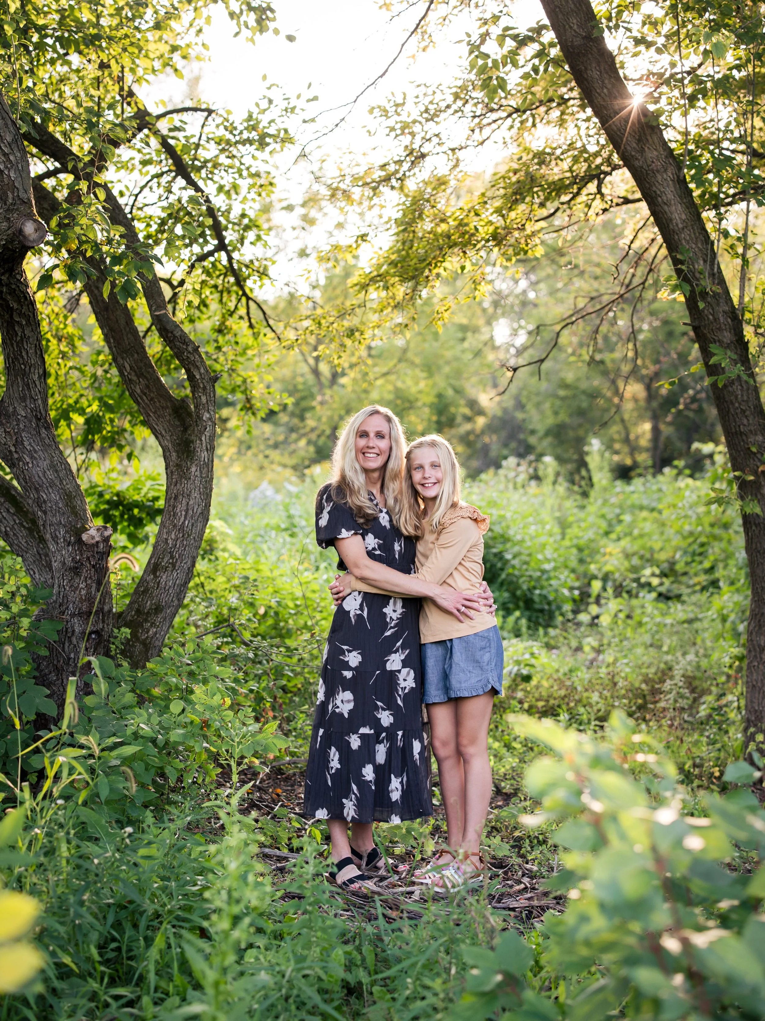Can we have the evening summer light all year round please? ✨
 
 
 
#wisconsinfamilyphotographer #familyphotography #ozaukeephotographer #germantown #mkephotographer