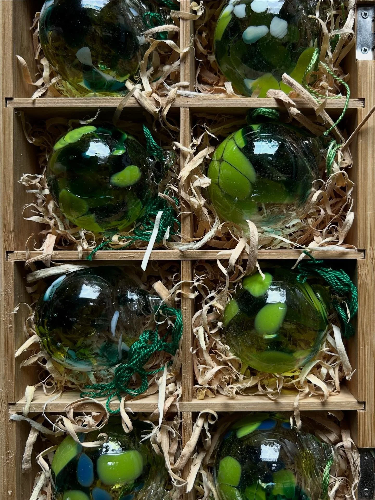 Really pleased with how these hand blown glass ball sets look sitting in their boxes.  Thank you to @nick.doran.adams.glass for the assist and to @rage_glassepicentre for the space to be able to make my glass.
#handblownglass #glassballs #handblownch