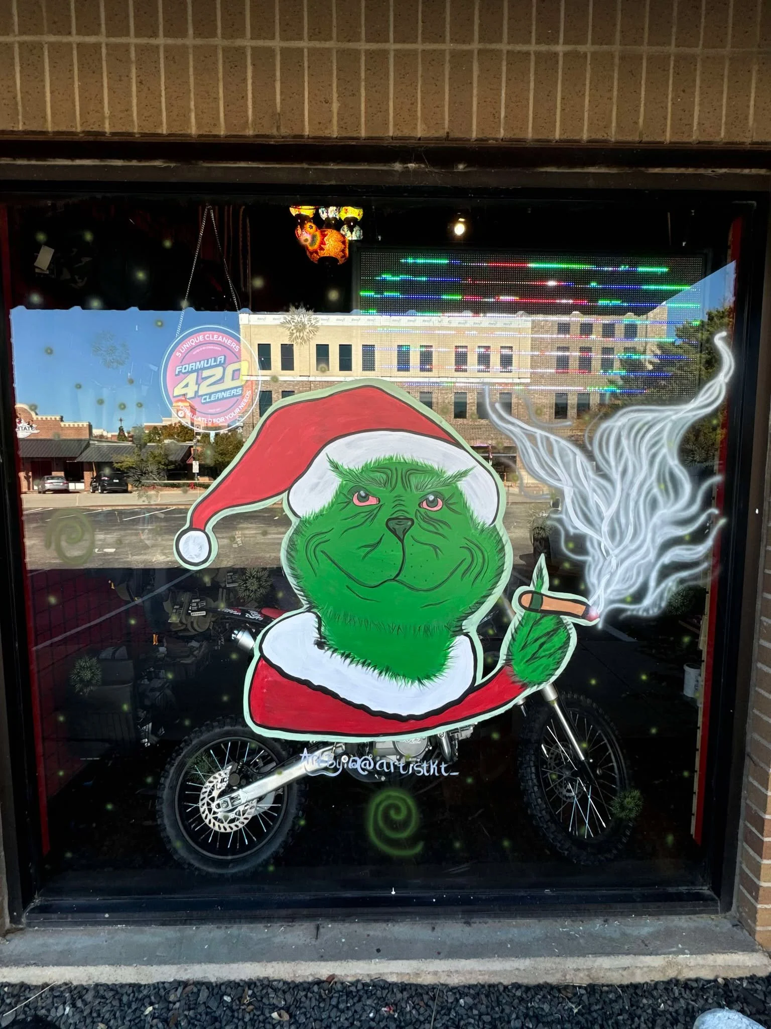 smoking grinch.jpg