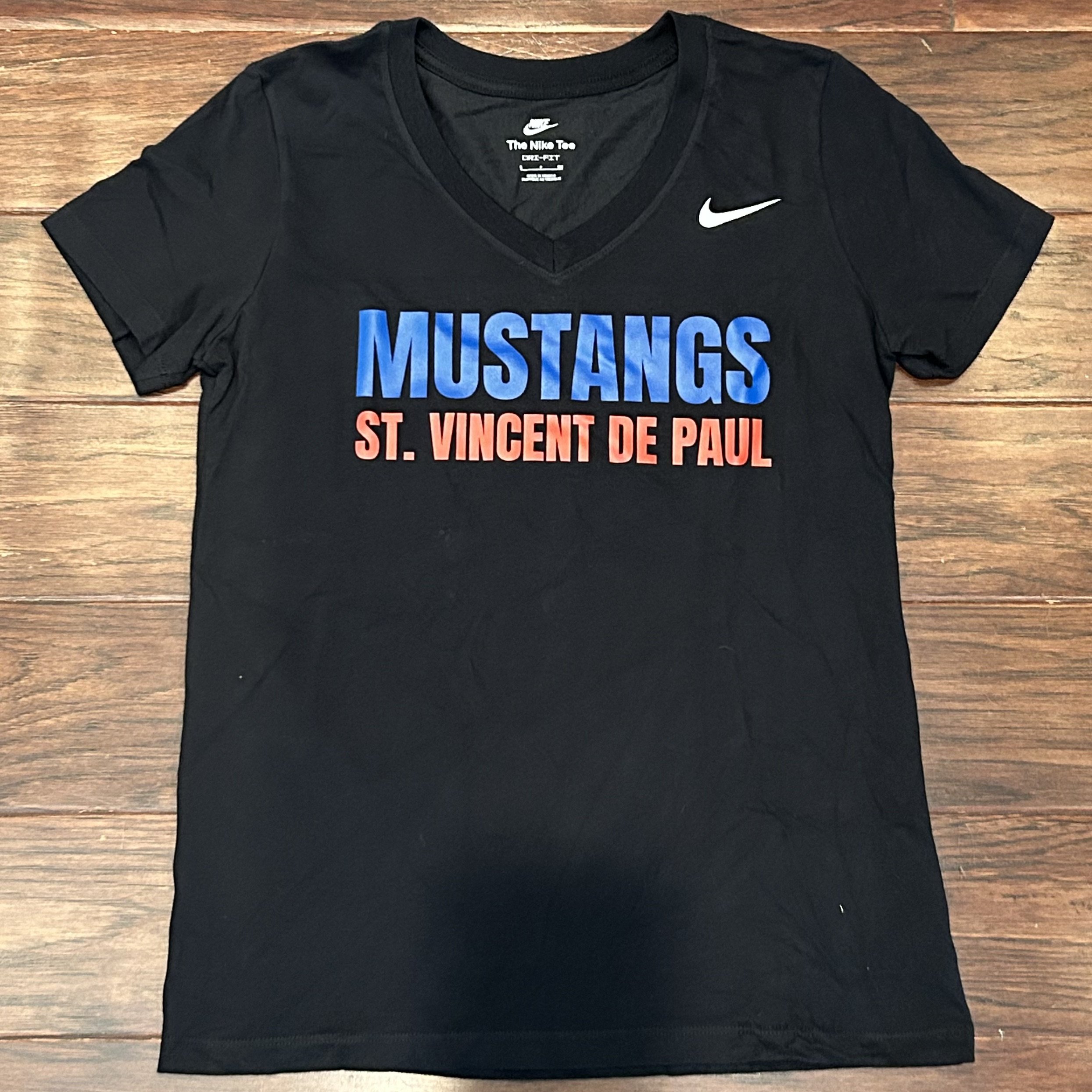 WOMENS BLACK "MUSTANGS" V-Neck Tee
