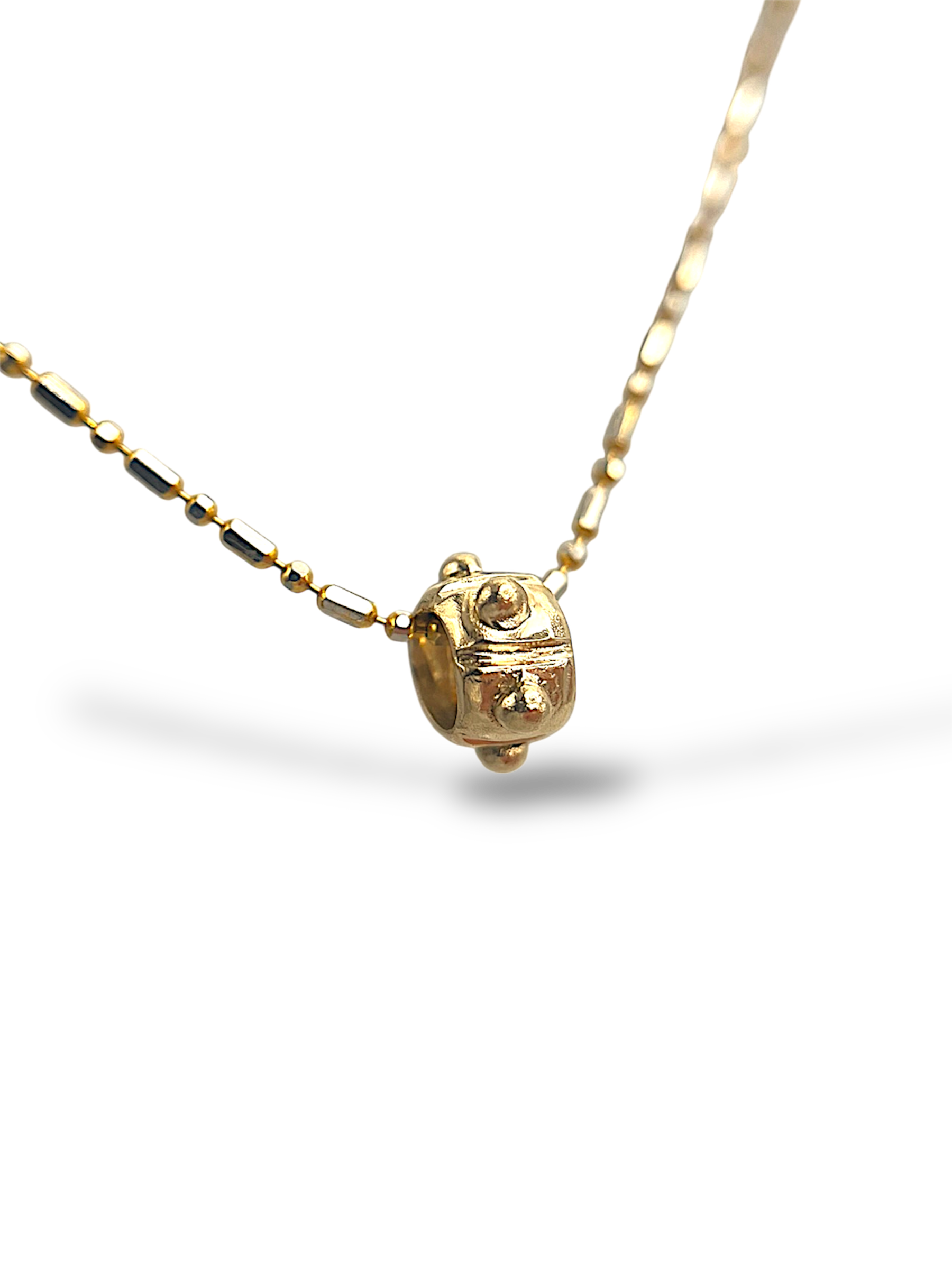 9k-yellow-gold-meditation-pendant-side-minjoo-jewellery.PNG