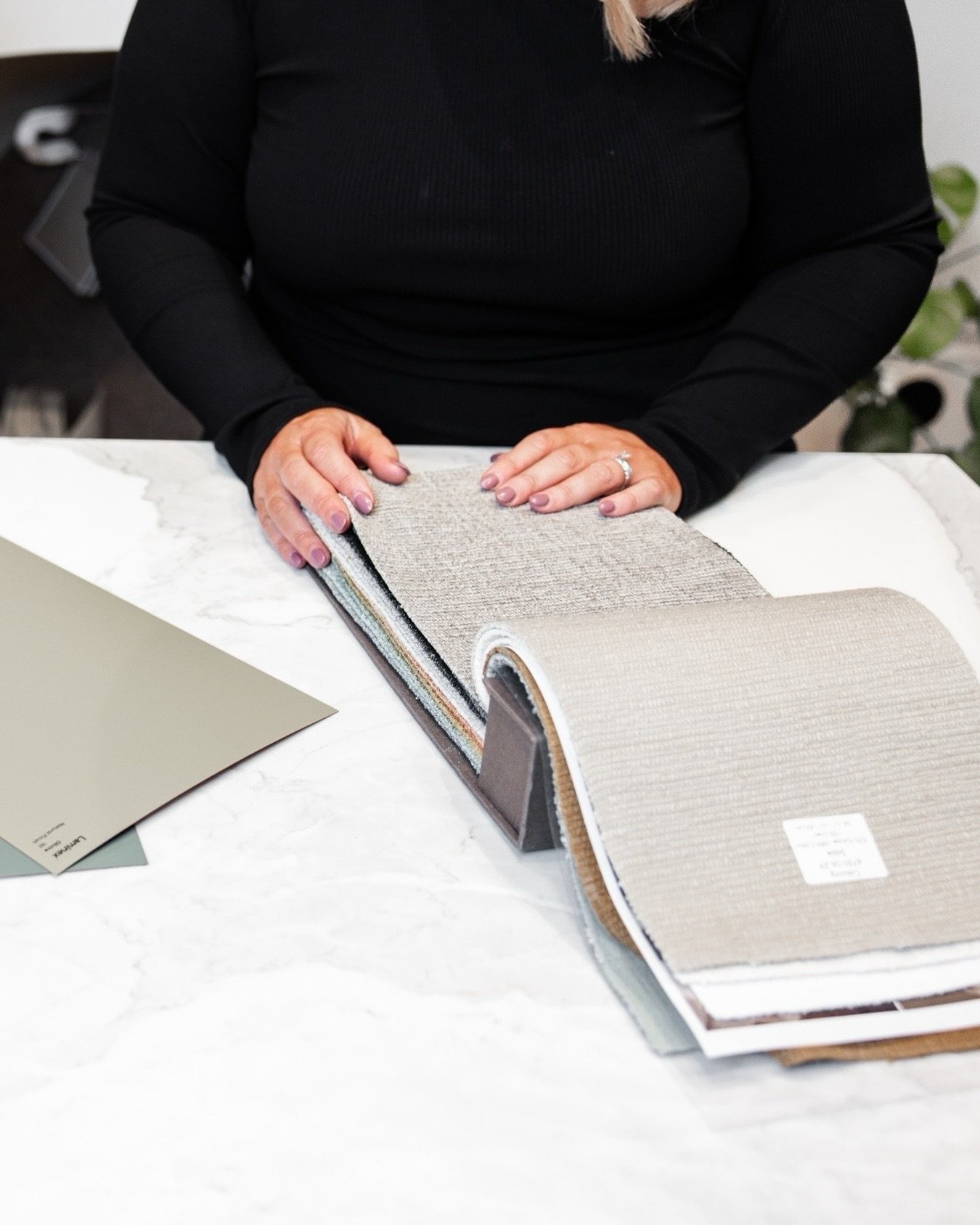 A common question we receive is: 

&ldquo;How do I choose a colour scheme that won&rsquo;t go out of style?&rdquo;

To create a timeless colour scheme, start with classic neutrals as your foundation&mdash;think whites, greys and soft earth tones. 

T