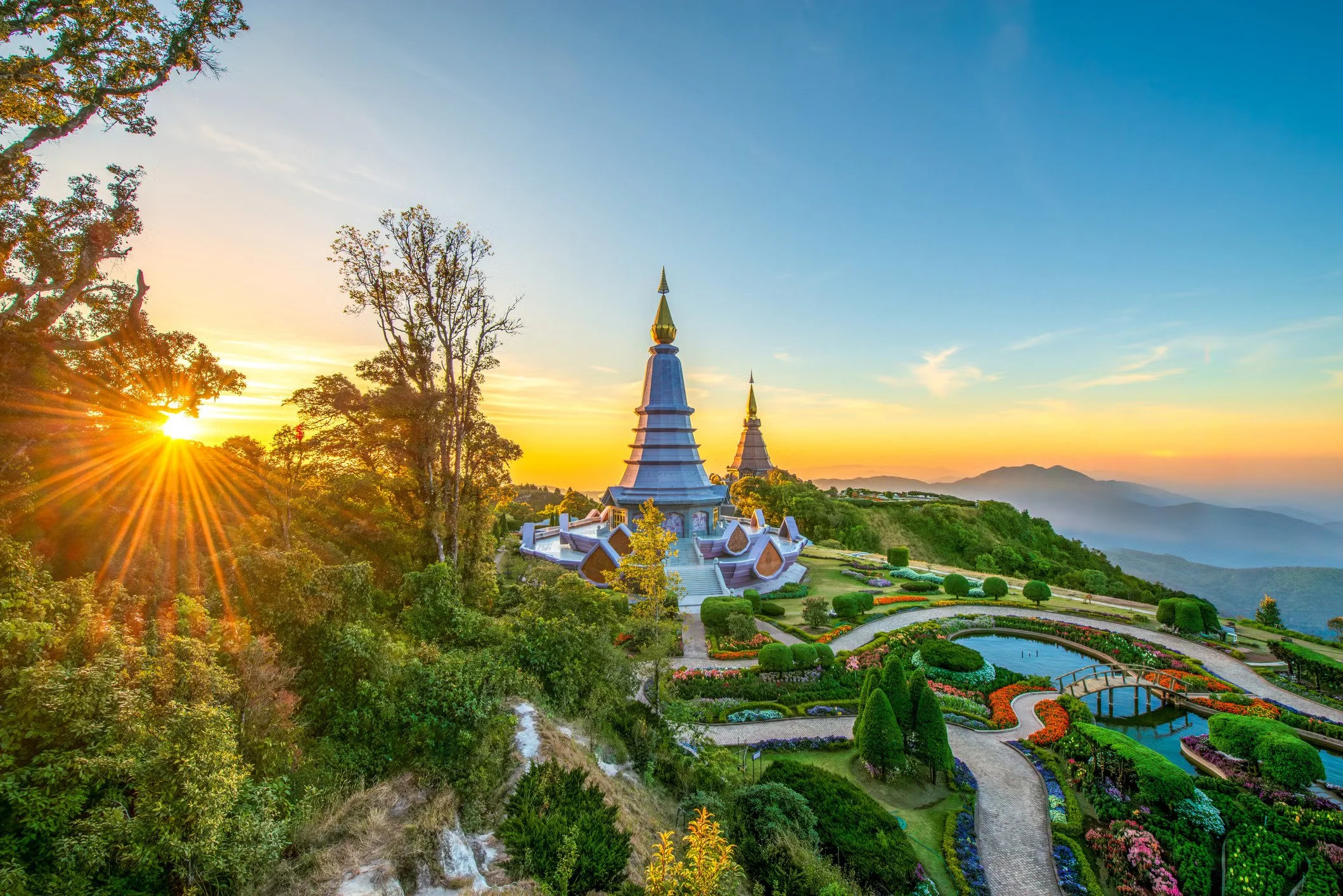A Quick Reminder While Harriet Is Away

Many of you will know that Harriet is currently in the mountains of Chiang Mai, taking part in a 15 day meditation and self development retreat at a working Buddhist monastery. It is a period of complete silenc
