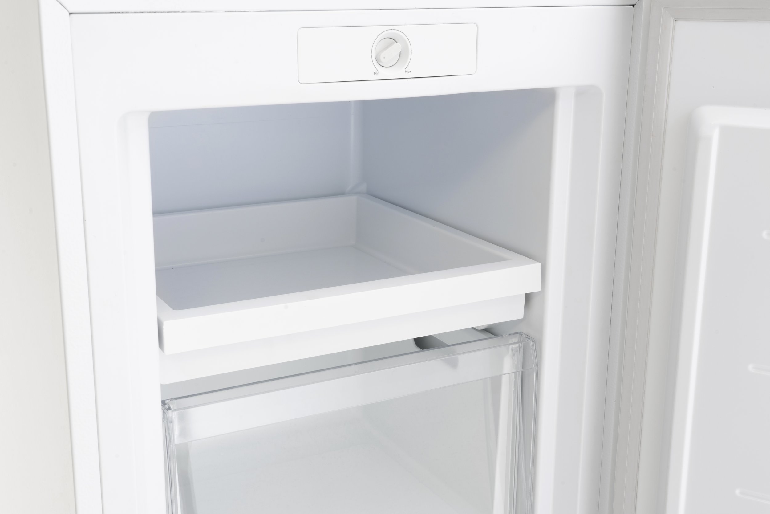 SESRFTLF01Z54EW tall freezer detail temp con.jpg