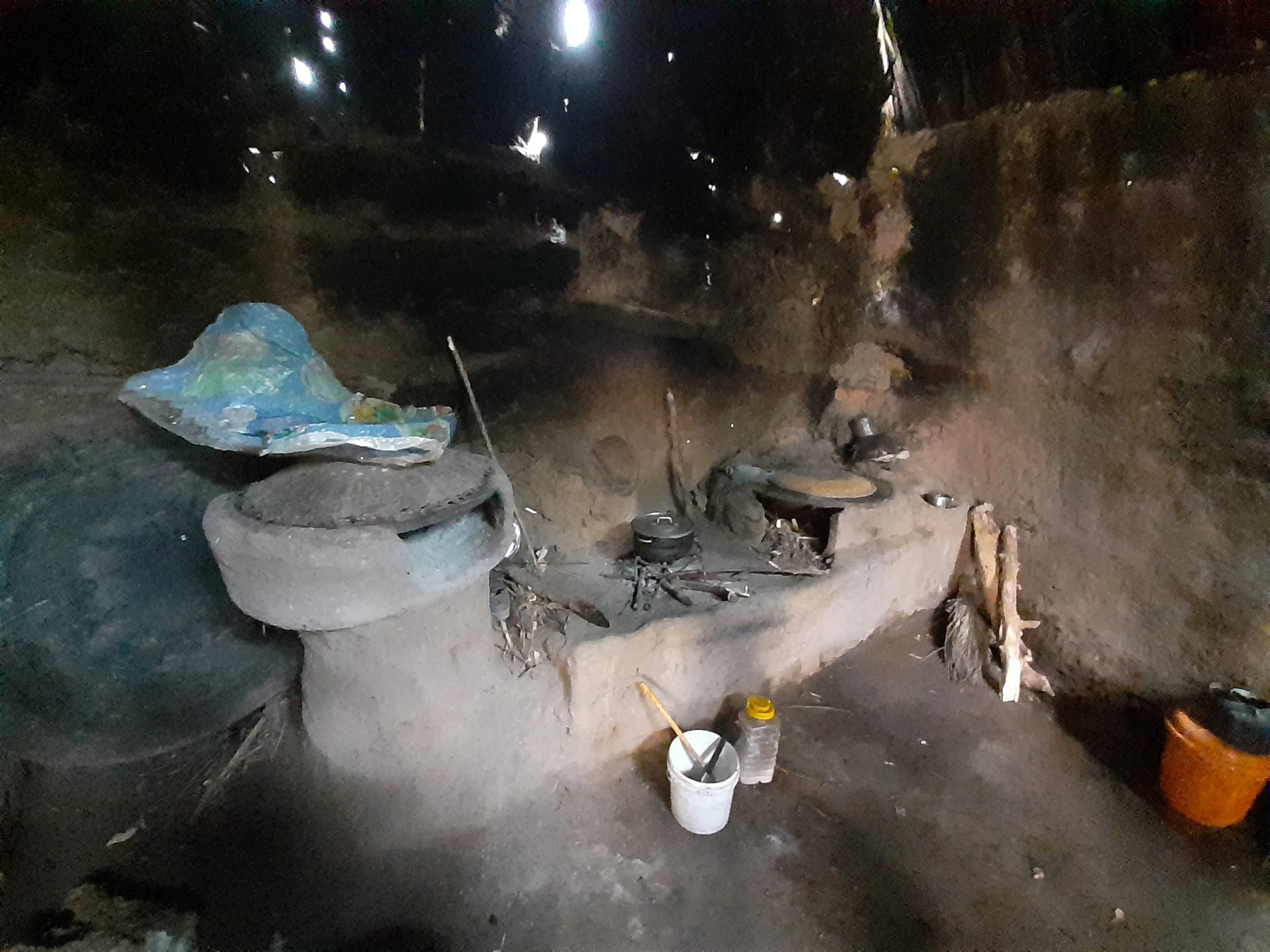 kitchen inside 1.jpg