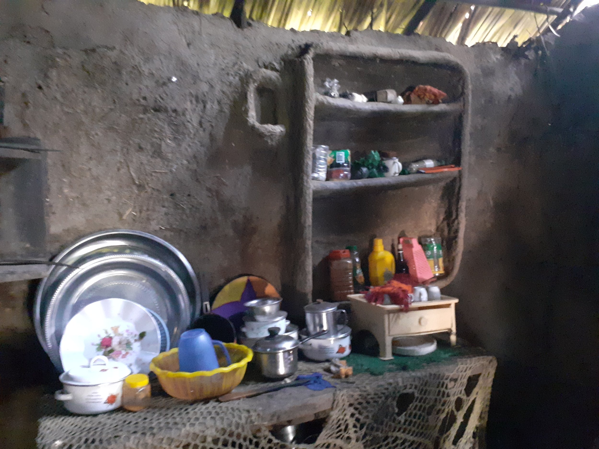 kitchen inside 2.jpg