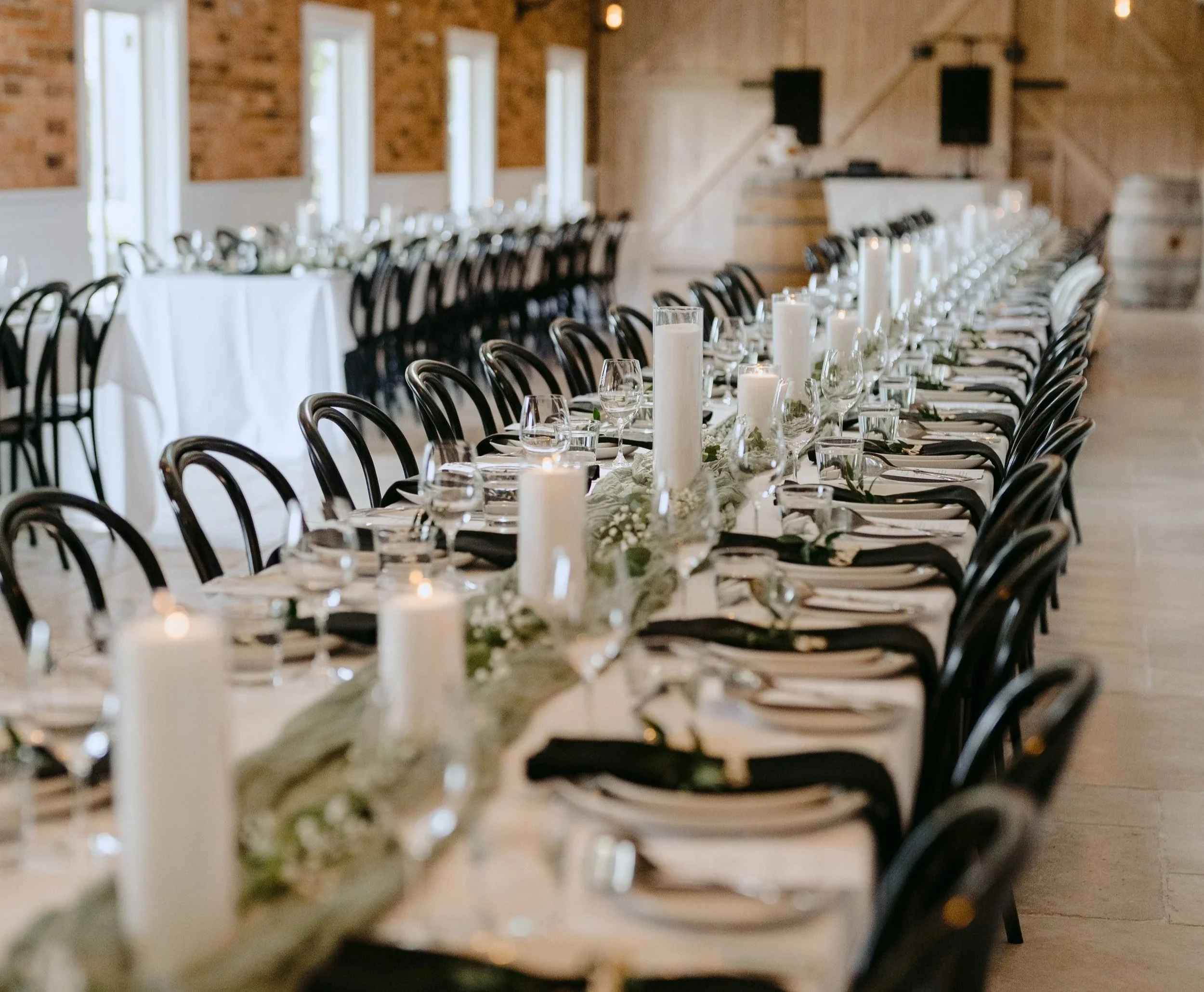 How many bud vases and candles do you actually need for your wedding tables?