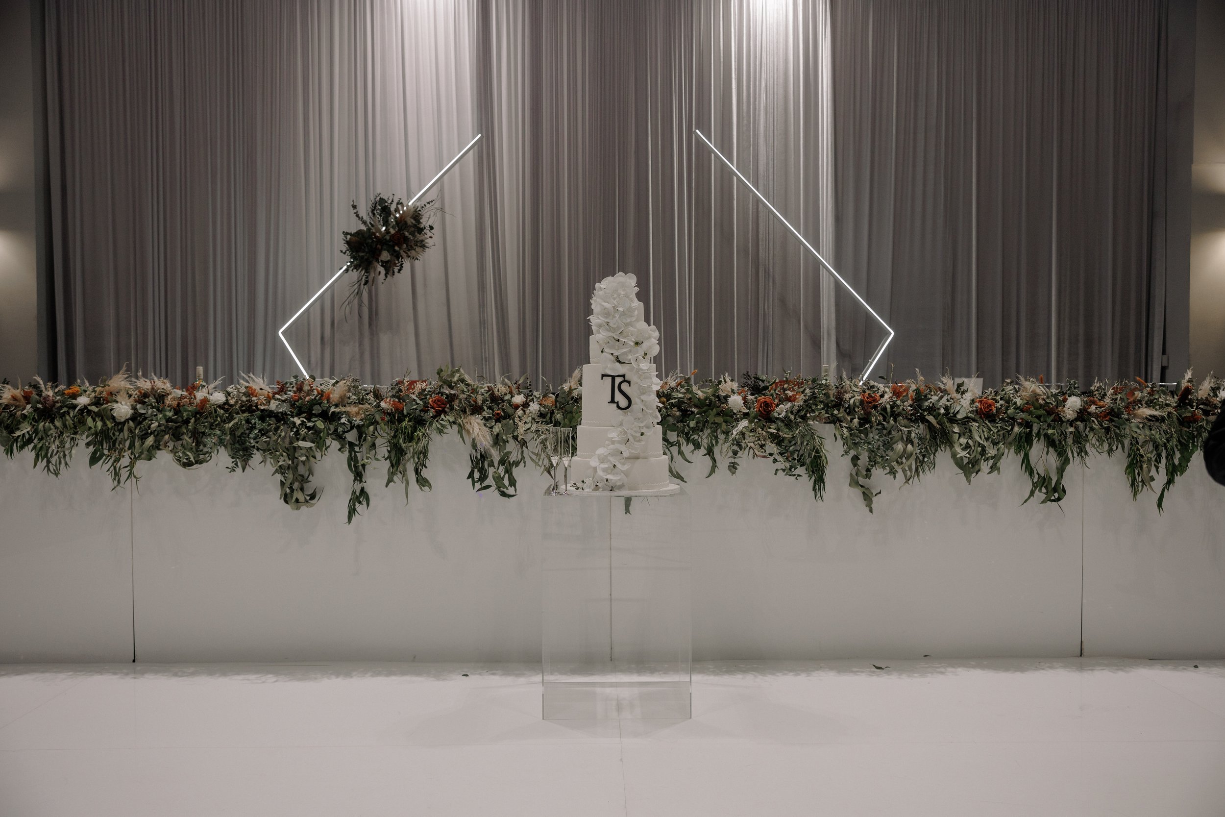 bridal table floral arrangements