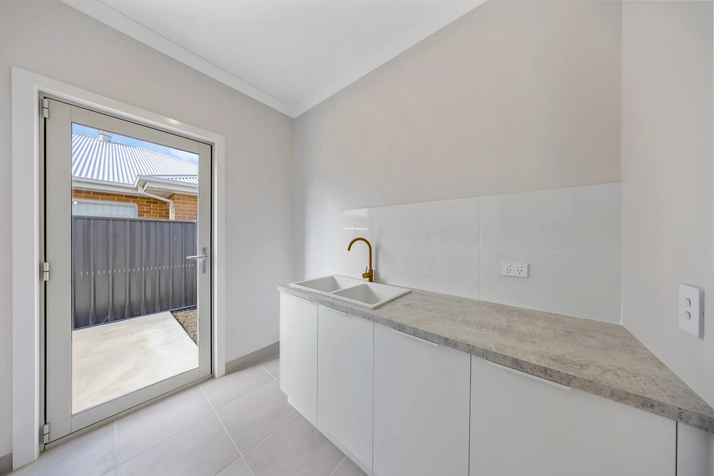 13 Fleming Street-Laundry 2.jpg