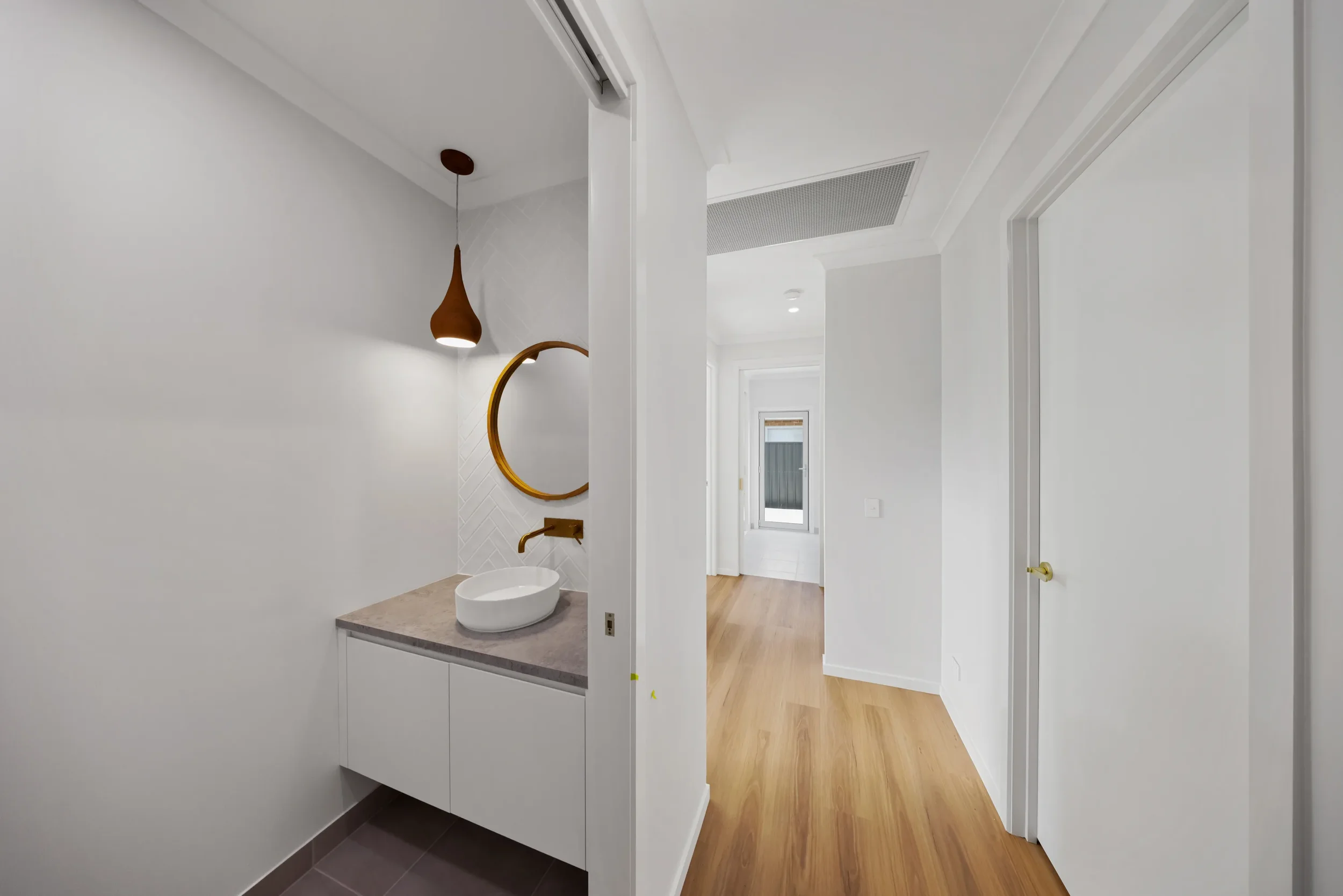 13 Fleming Street-pwdr, hall.webp