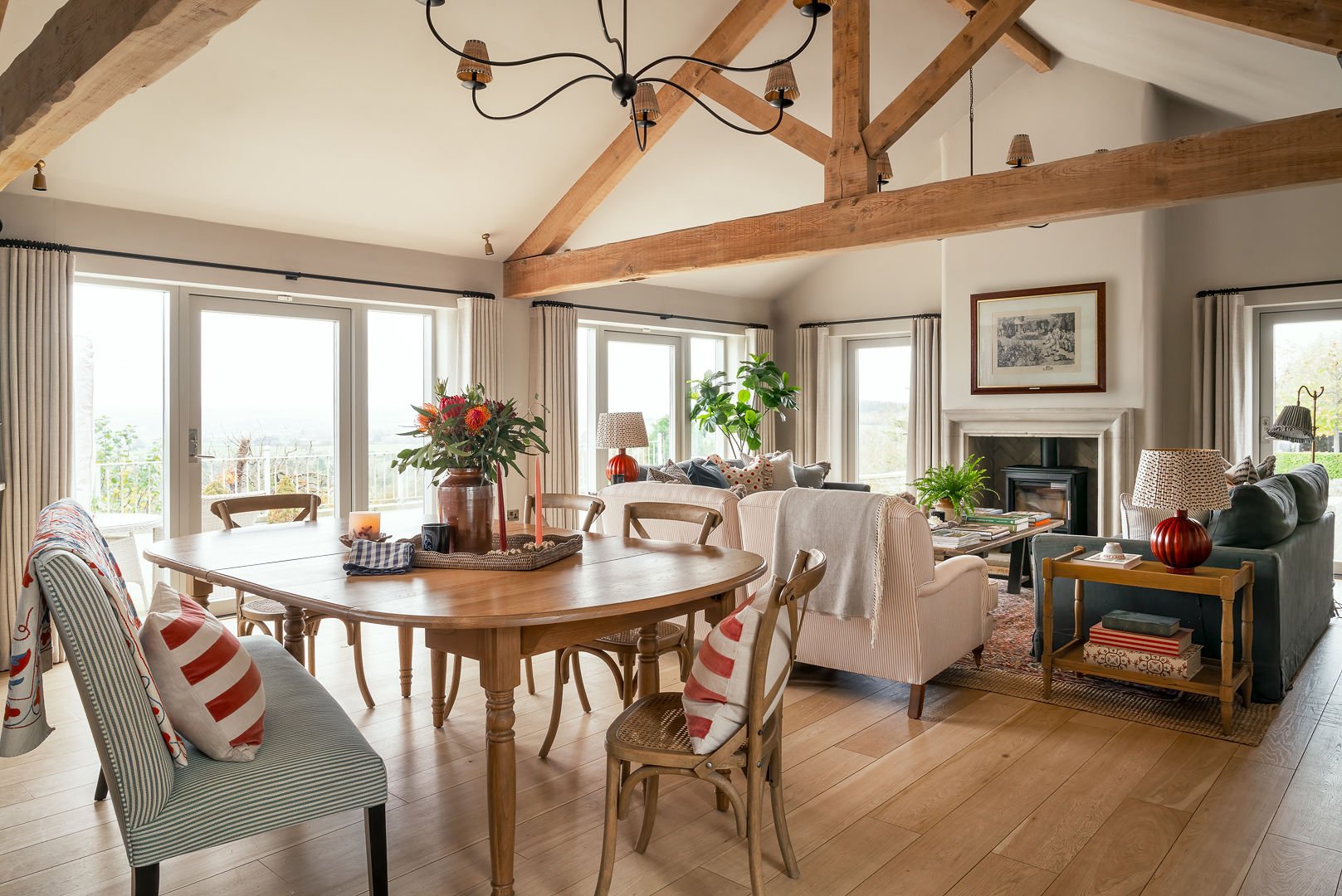 Livingroom-BrahamMacnicollStudio.jpg