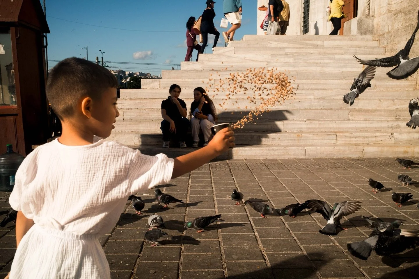 Tiny gestures, huge stories&hellip; 👦🏻 
.
.
.
.
.
.
.
.
.
.
.
#istanbul #istanbulstreetphotography #istanbulstreets #streetphotographymagazine #streetphotography #fujilove #fujifilmstreet #pictorialist #streetlife #mystreet_women  #spicollective  #
