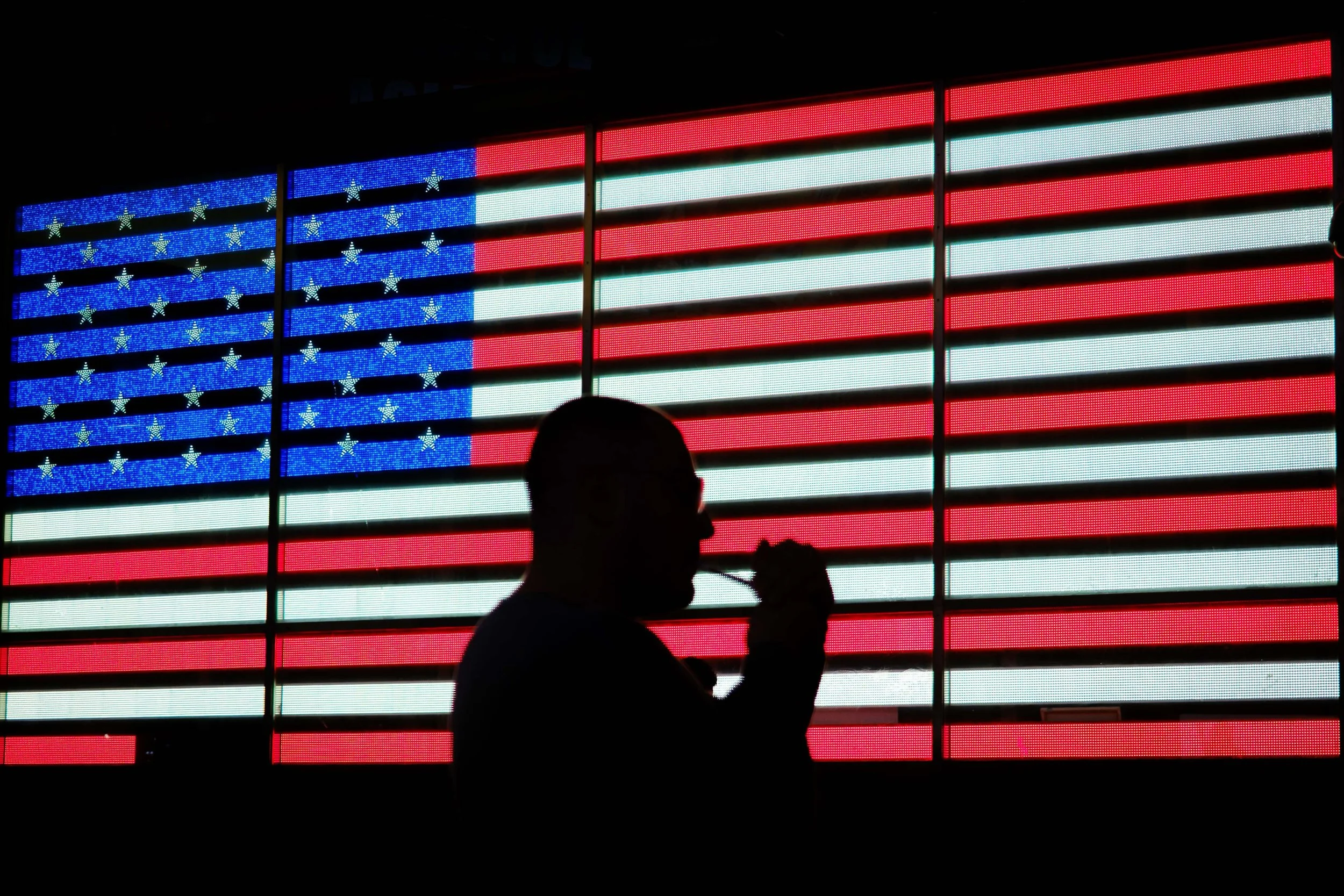 Freedom always comes at a cost. #memorialday🇺🇸 
.
.
.
.
.
.
.
.
.
.
#memorialday #nyc #godblessamerica🇺🇸 #streetphotography_color