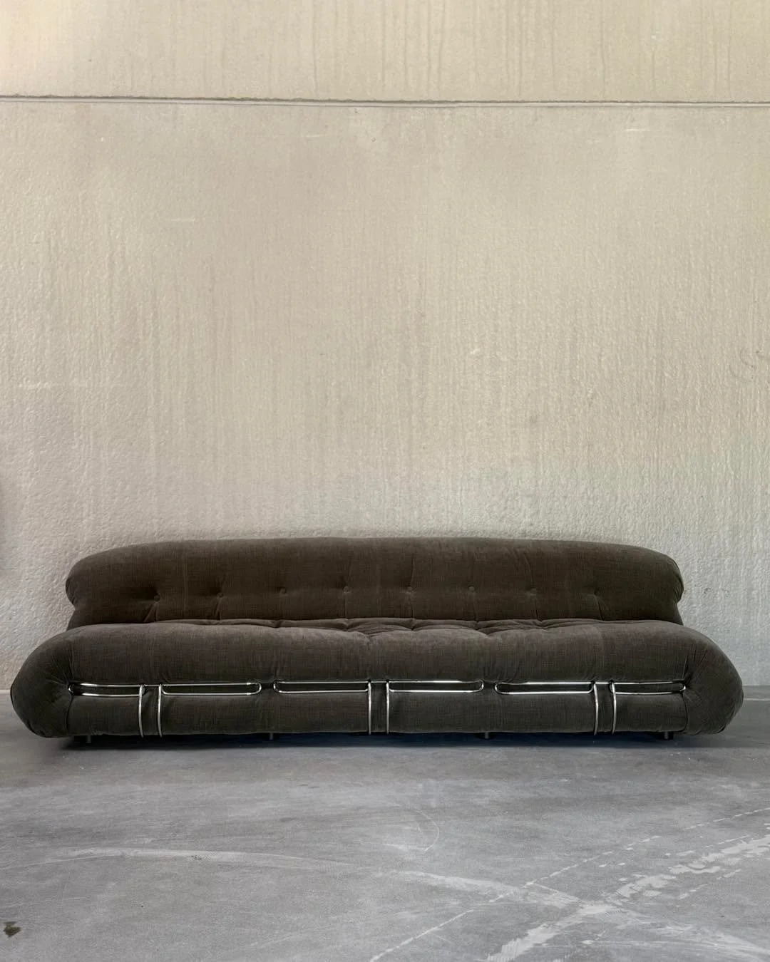 Soriana 3 - seater by Afra &amp; Tobia Scarpa for Cassina

Beautiful and in excellent condition 3 seater sofa in the original fabric Pamir Green  with a chrome structure. 

Dimensions: W250 x D 105 x H 71 cm

We will bring this one to the antwerpdesi